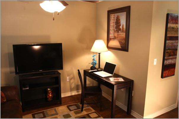 Eagle's Den Suites Cotulla a Travelodge by Wyndham