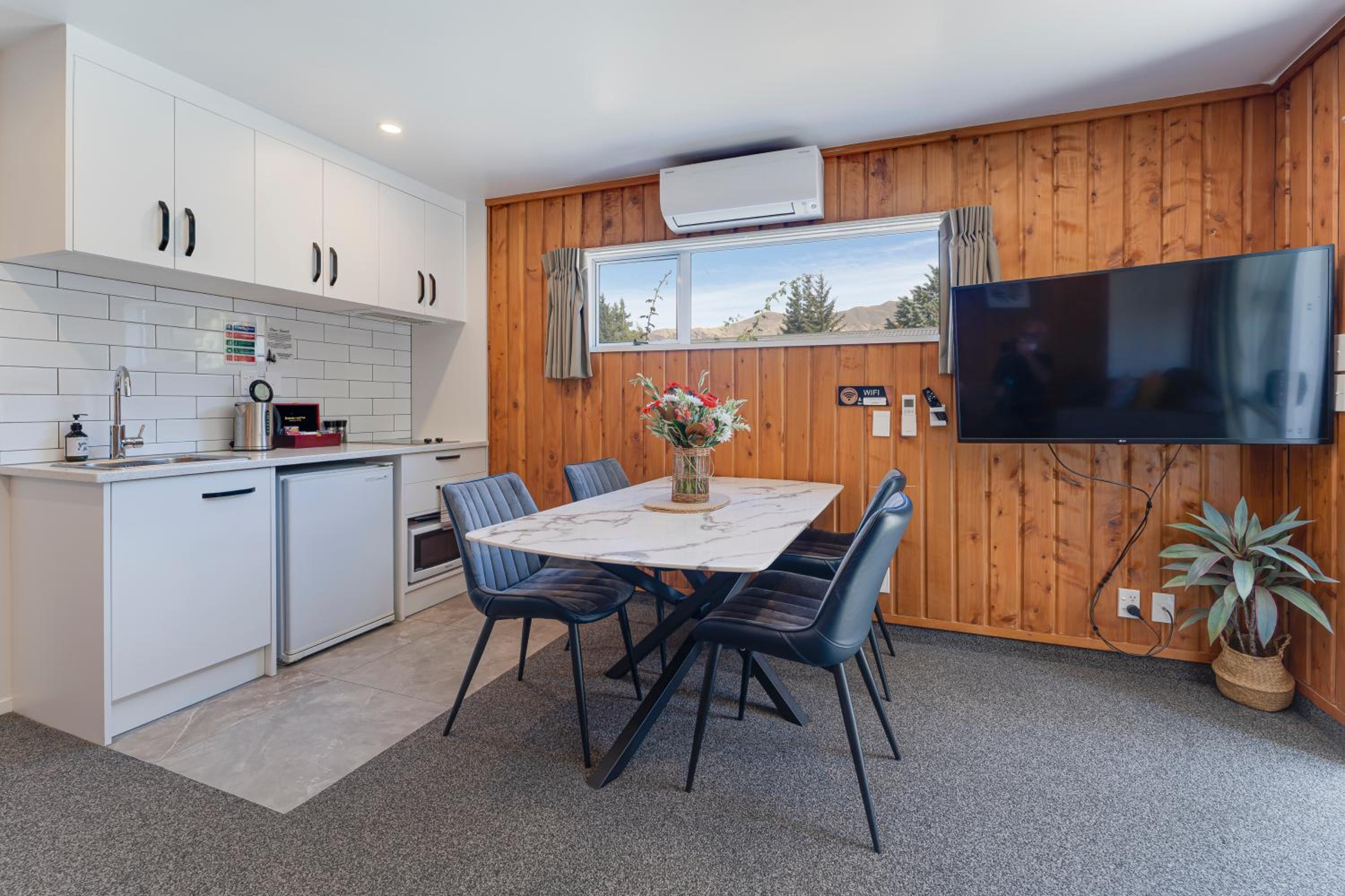 Archway Motels & Chalets
