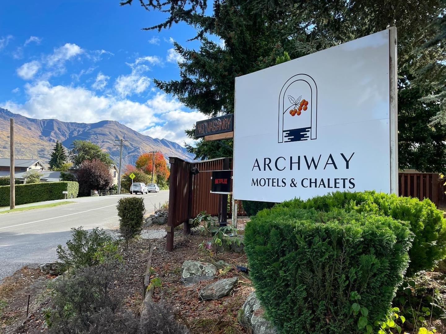 Archway Motels & Chalets 18
