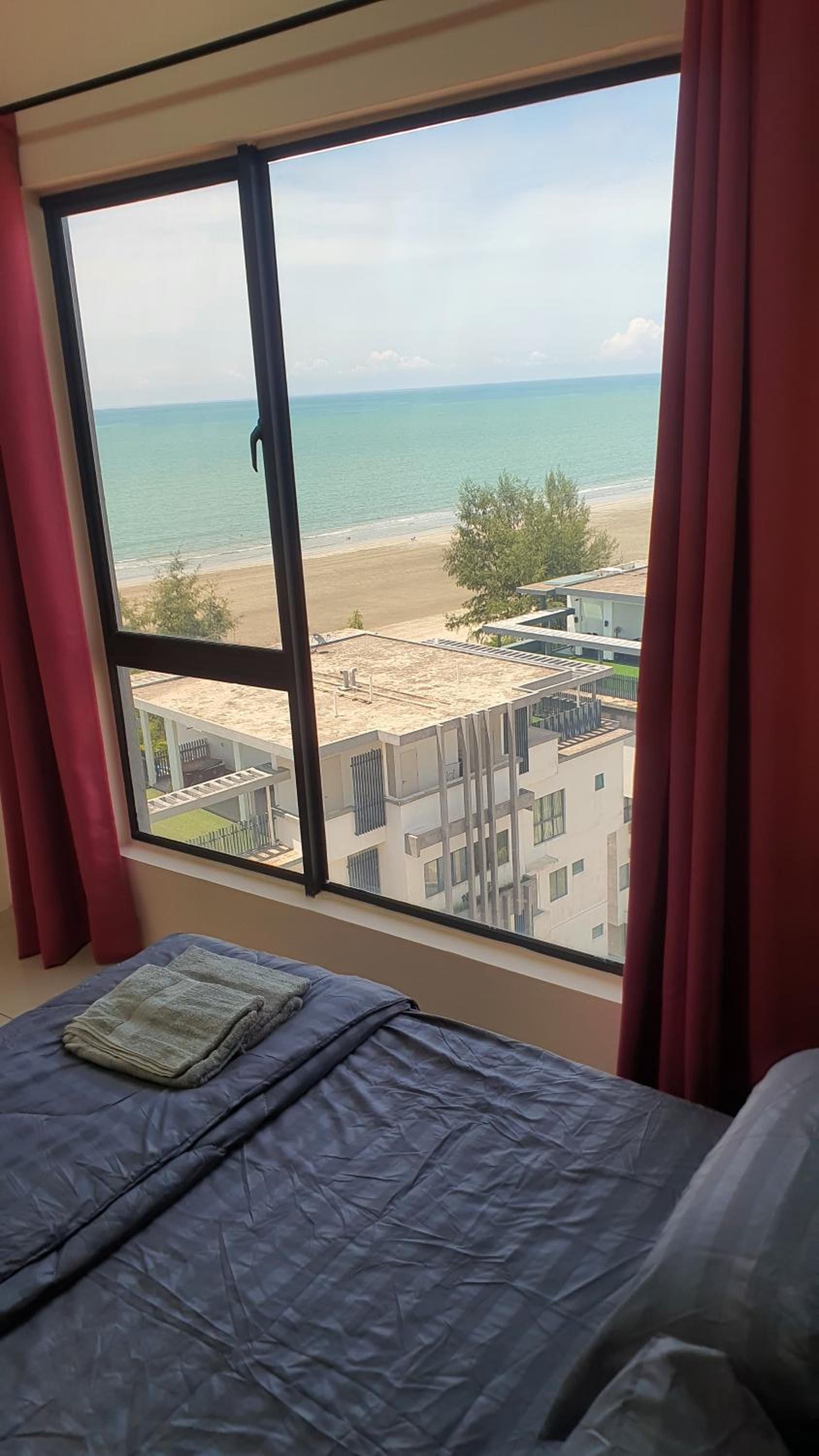 SG Resort Residence, studio, sea & pool view, high level unit photo 5