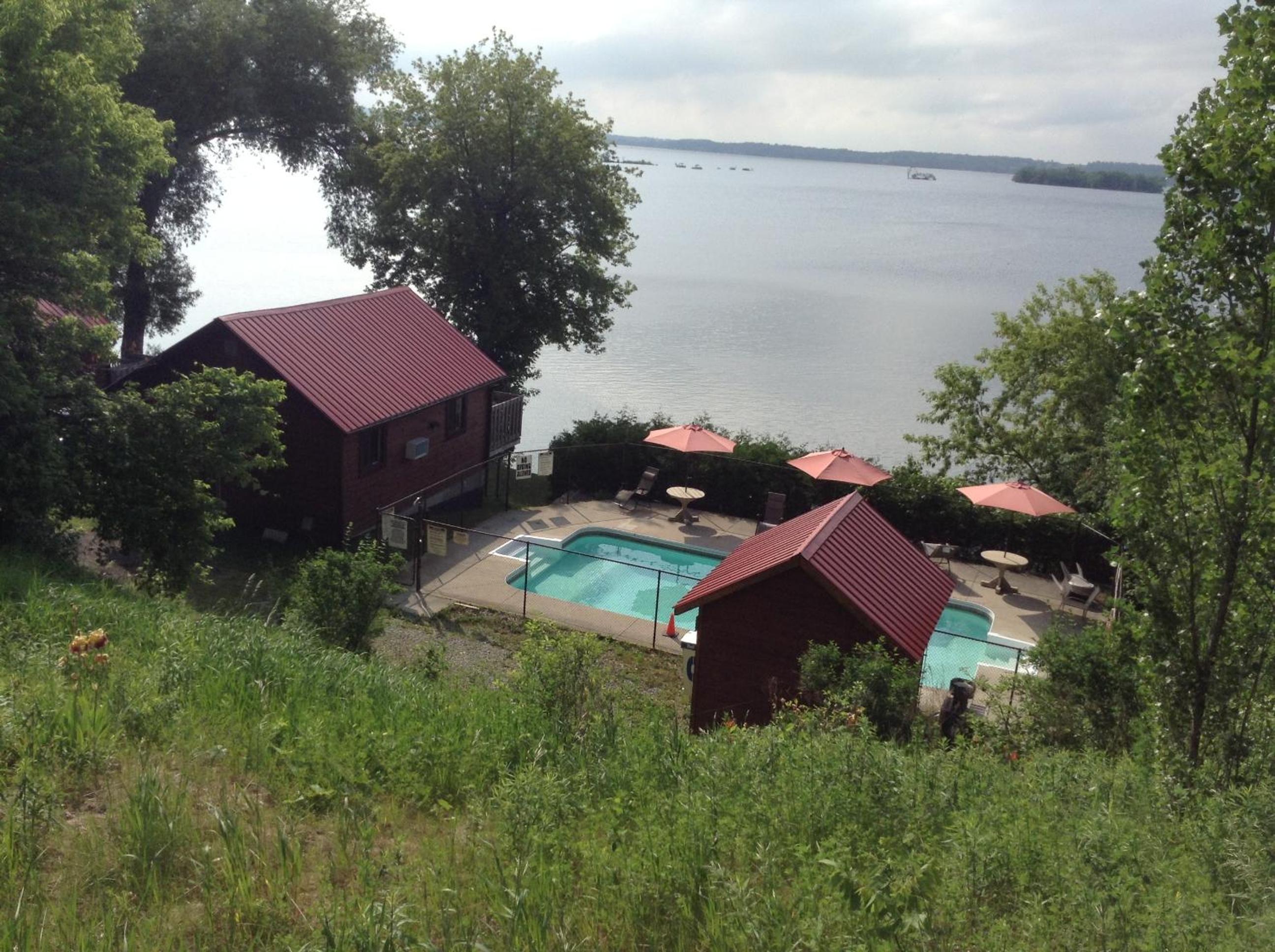Sandy Shore Cottages Luxury Resort on Rice Lake