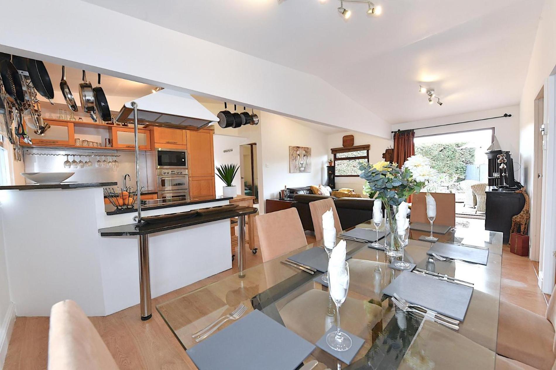 Guildford Vacations - Gorgeous 3BD Cottage in the Heart of Guildford - Property Image 2