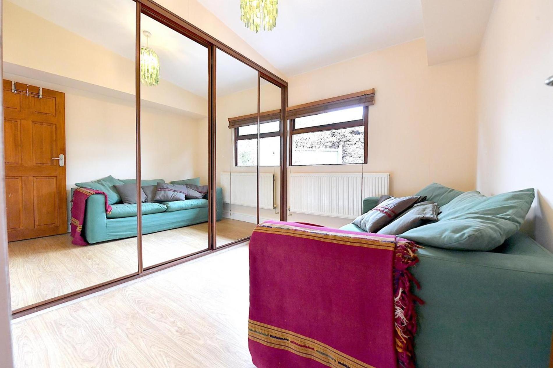 Guildford Vacations - Gorgeous 3BD Cottage in the Heart of Guildford - Property Image 6