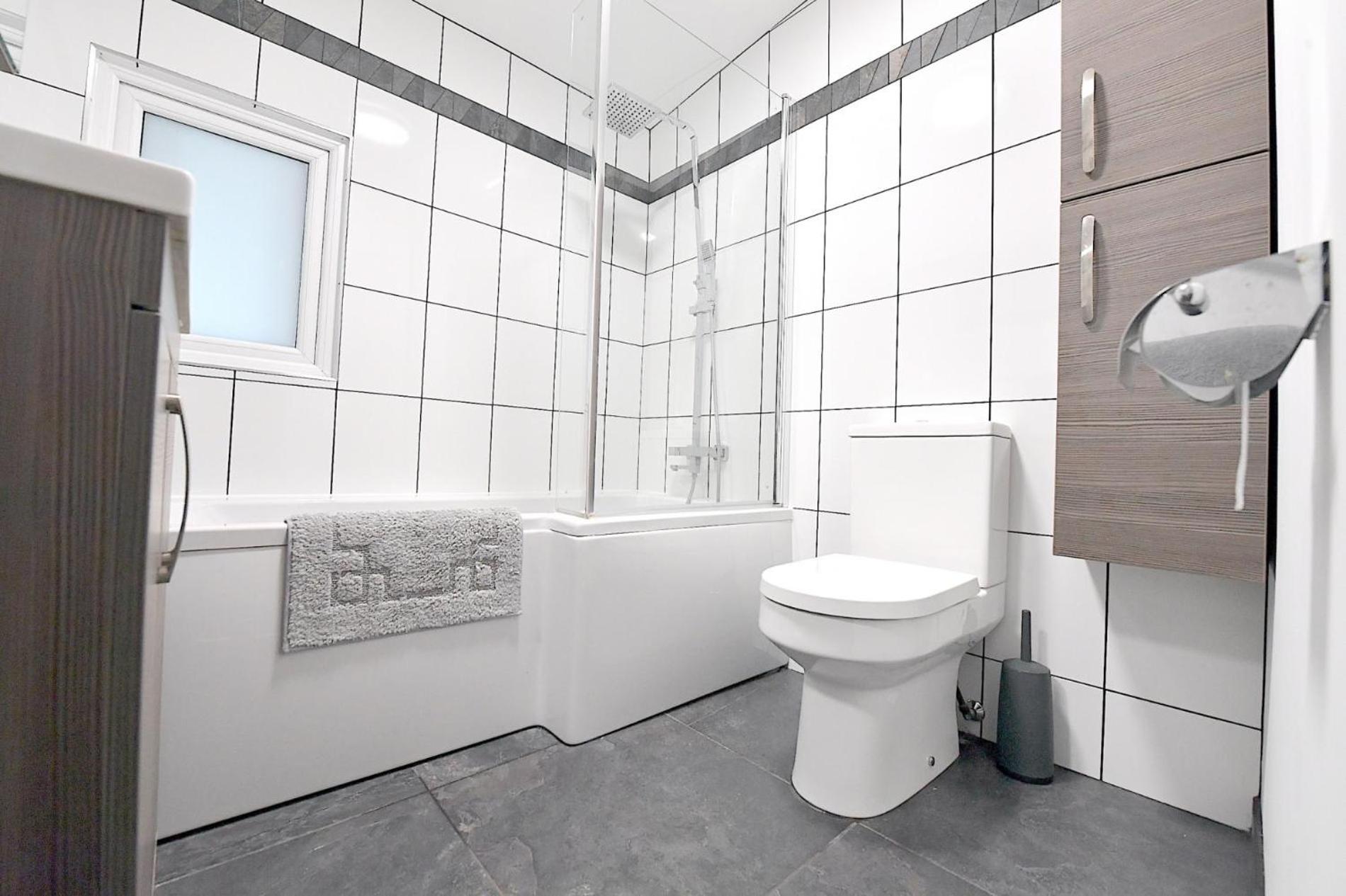 Guildford Vacations - Gorgeous 3BD Cottage in the Heart of Guildford - Property Image 7