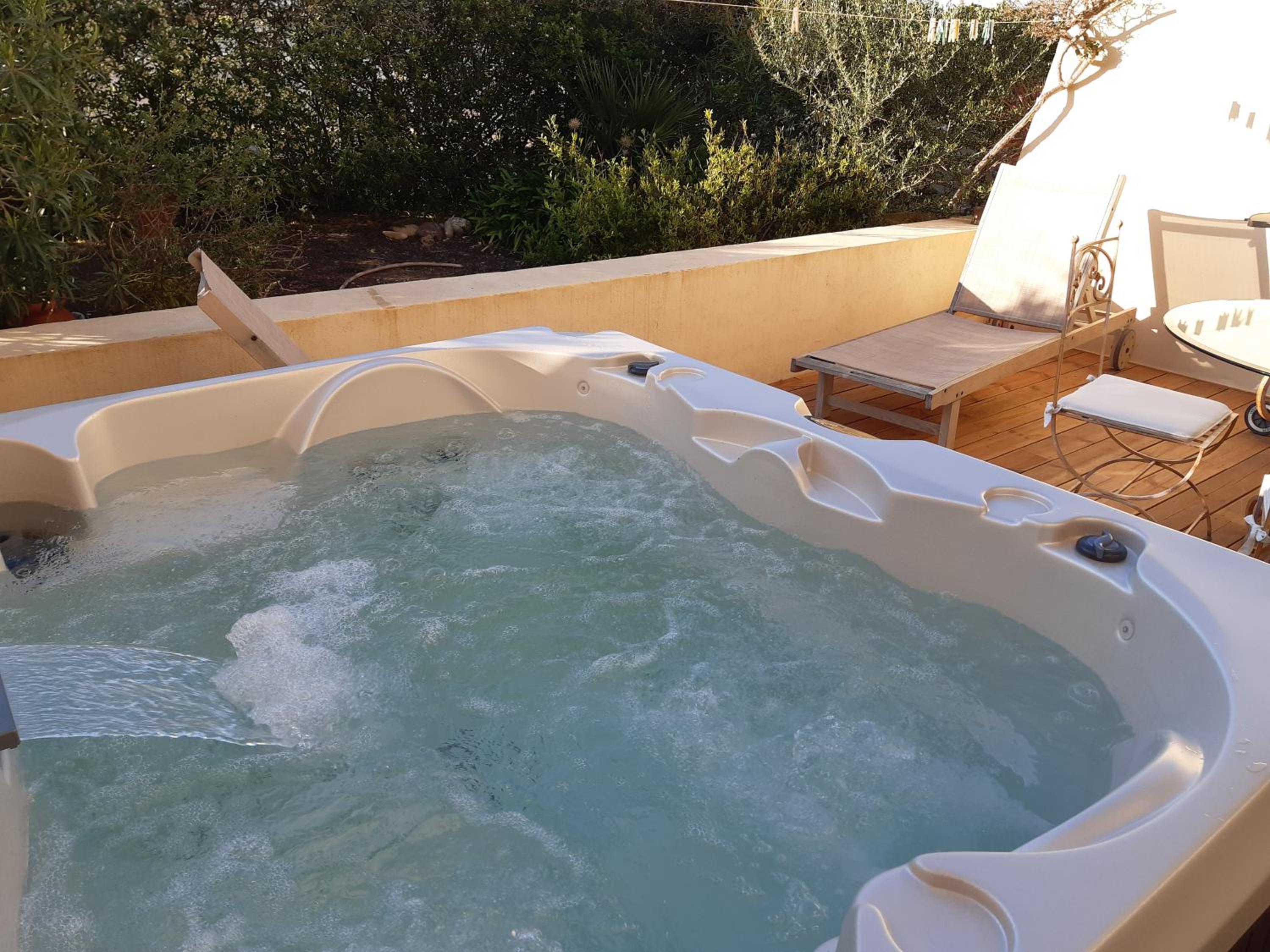 Hotel T2 rénové 100m plage avec SPA privatif entre calvi et ile rousse - Image 1