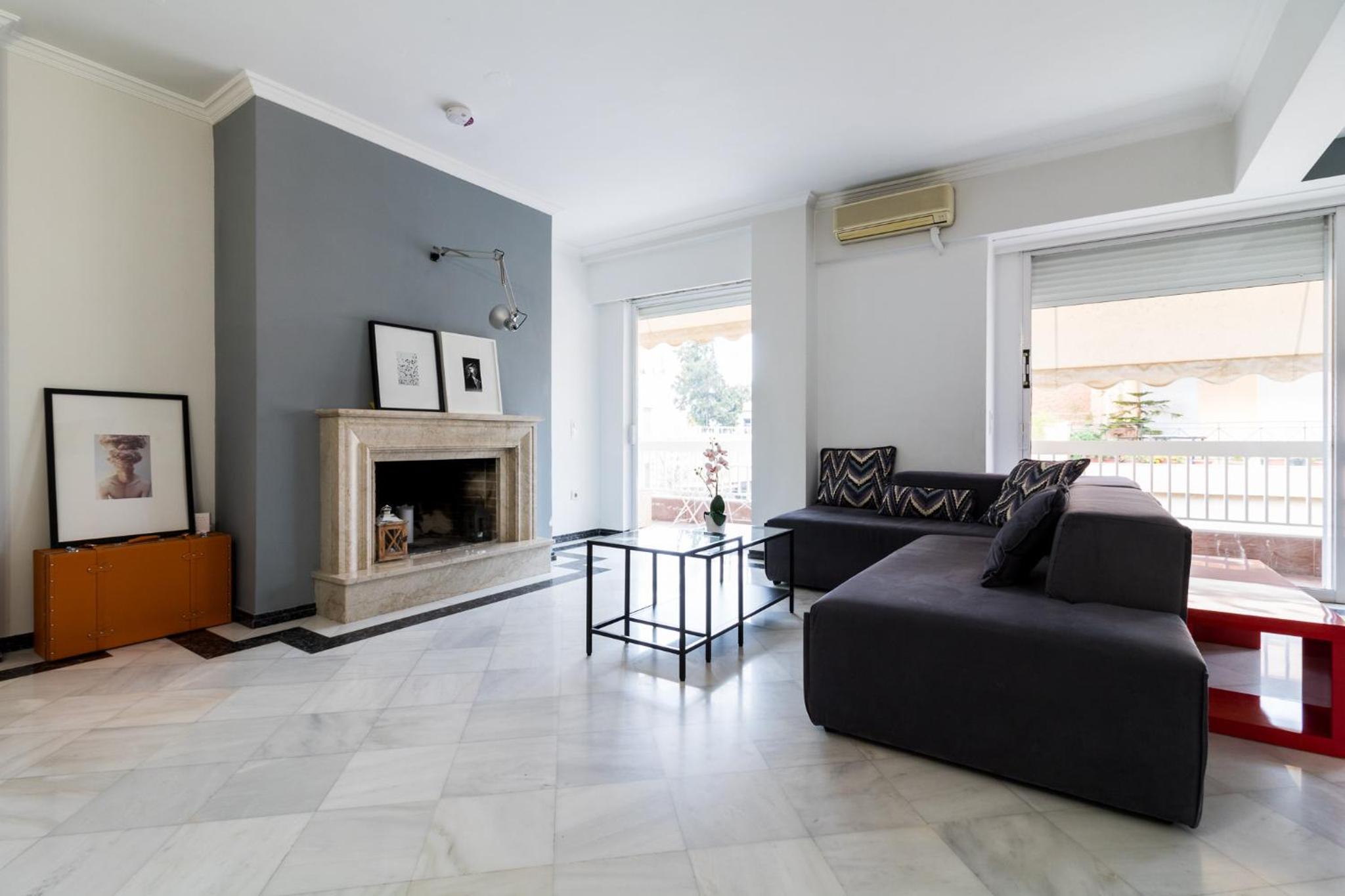 Deco Marble Apt with Acropolis view