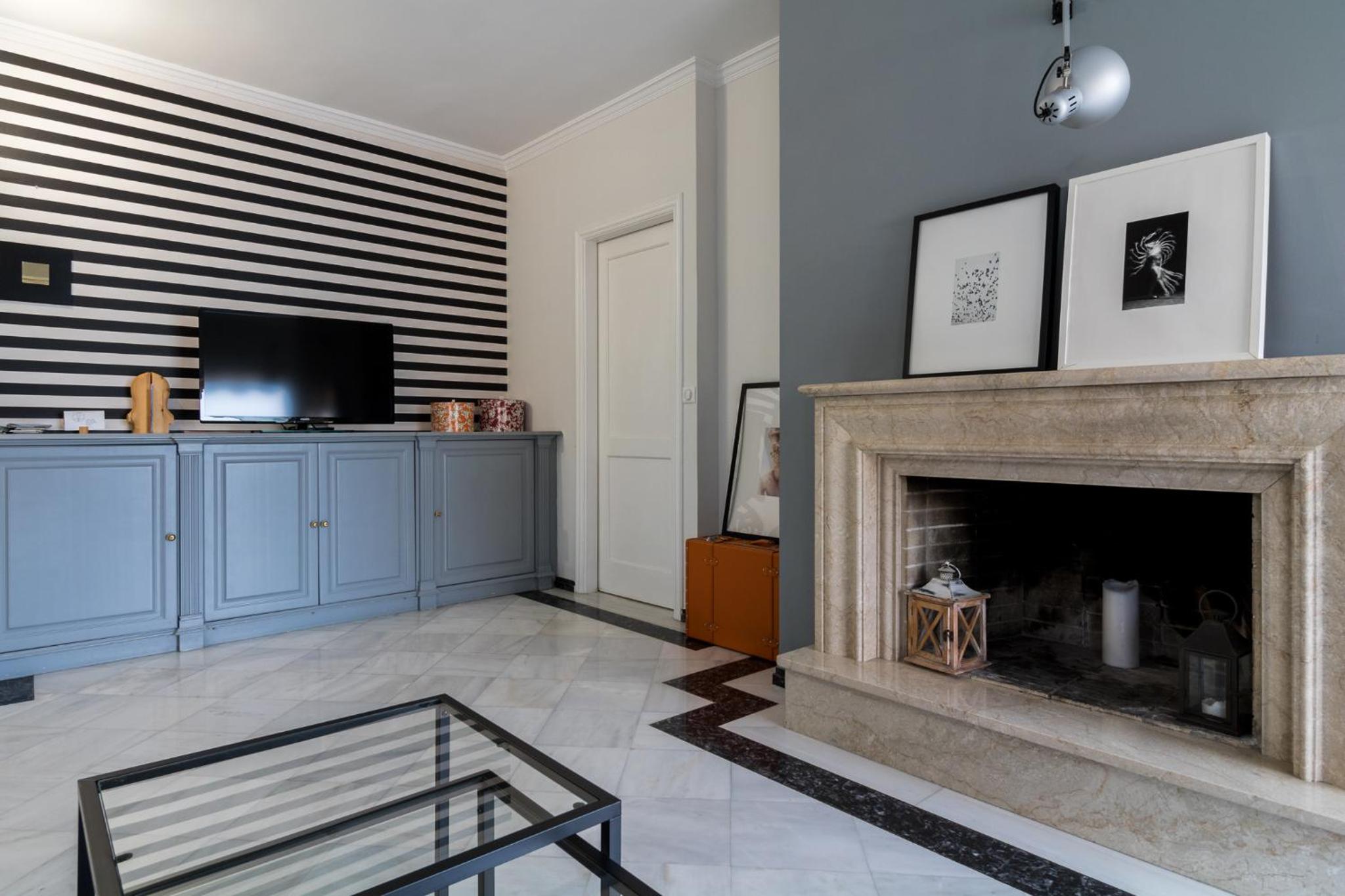 Deco Marble Apt with Acropolis view