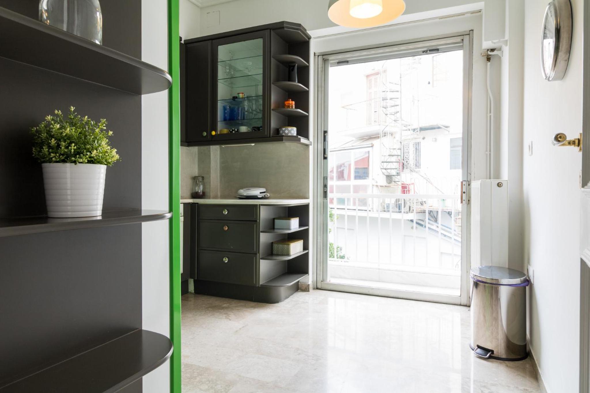Deco Marble Apt with Acropolis view
