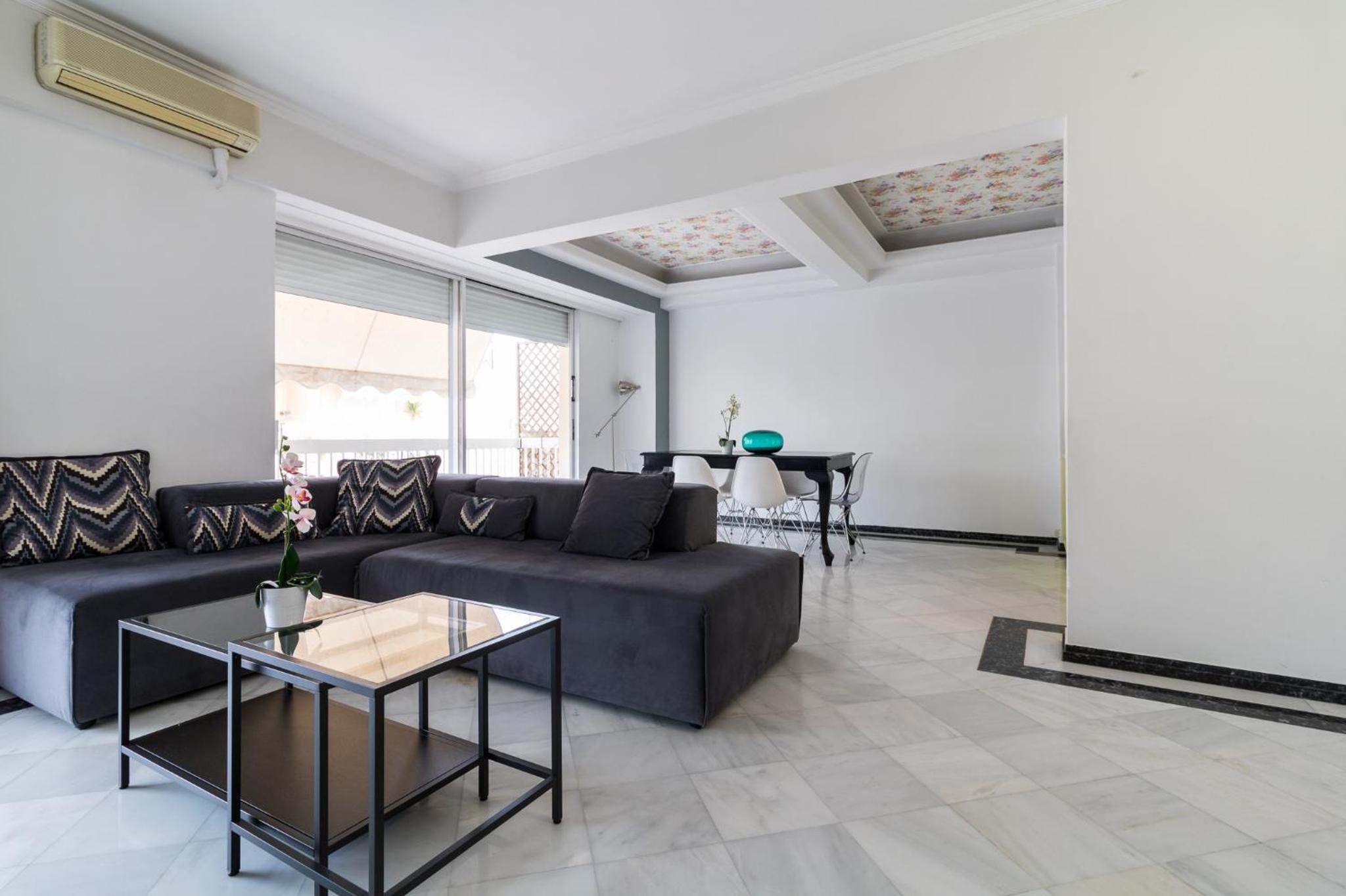 Deco Marble Apt with Acropolis view