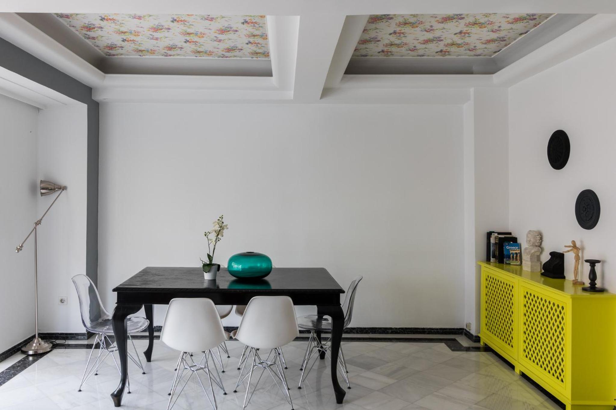 Deco Marble Apt with Acropolis view