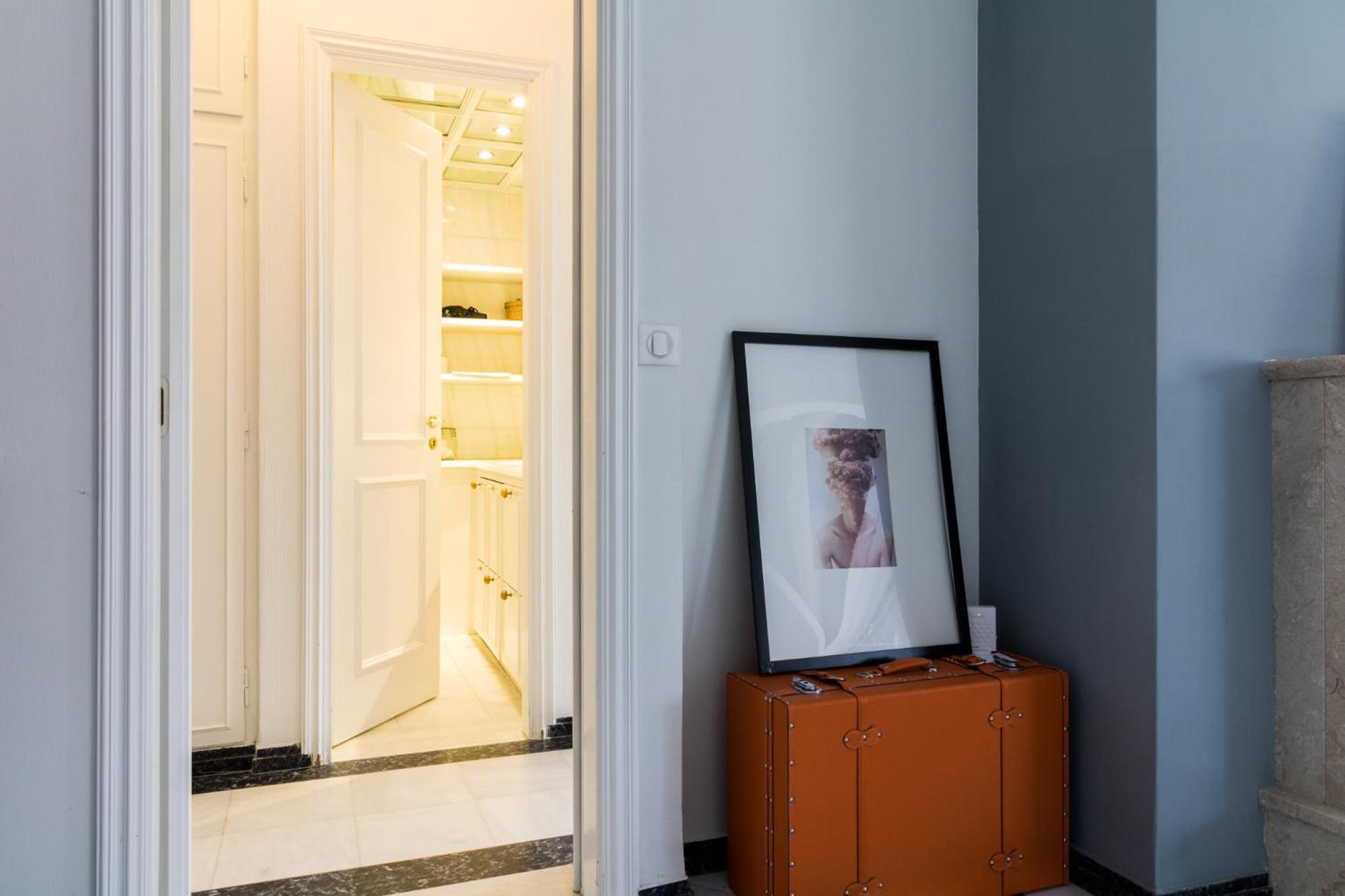 Deco Marble Apt with Acropolis view