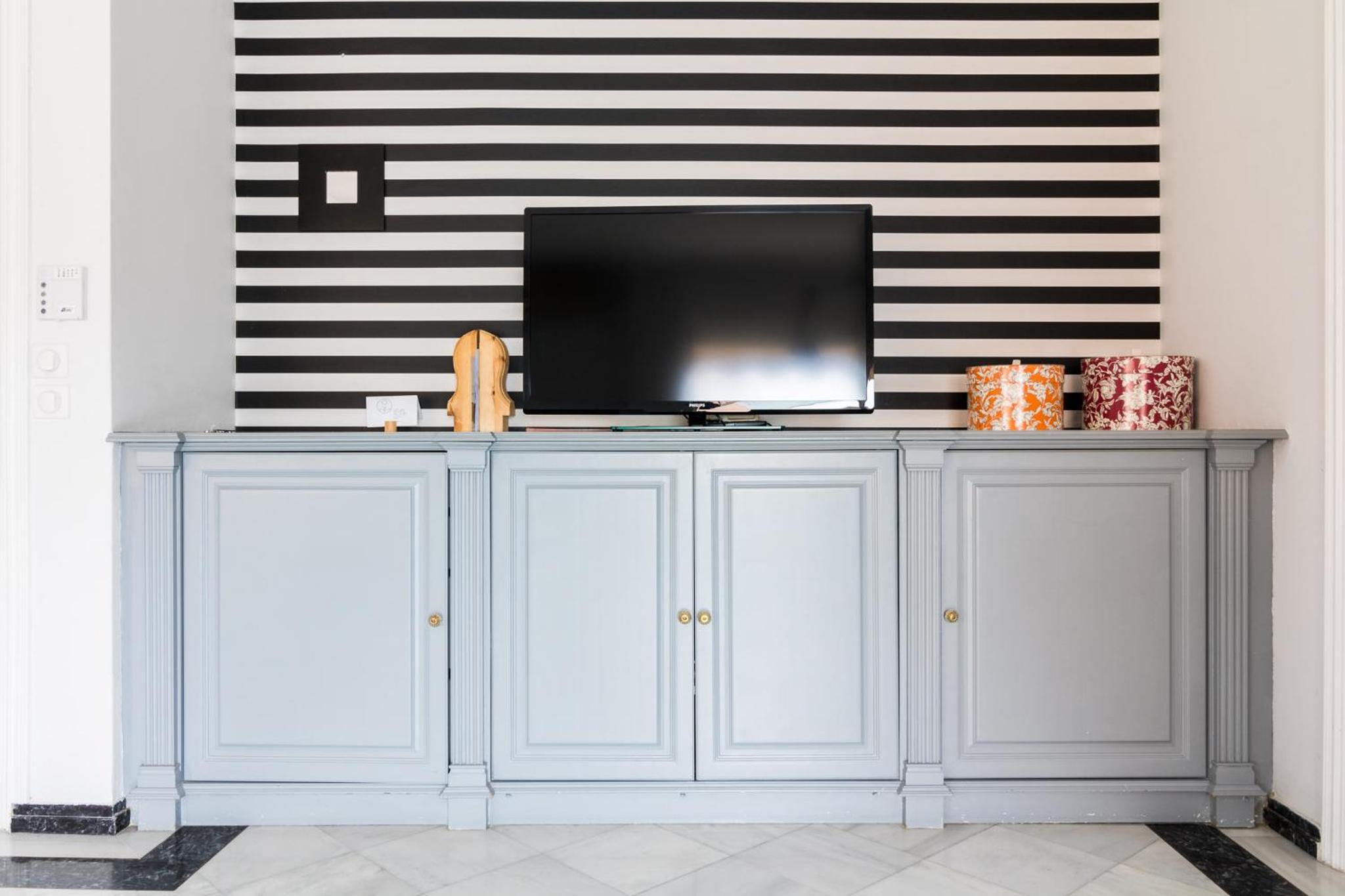 Deco Marble Apt with Acropolis view