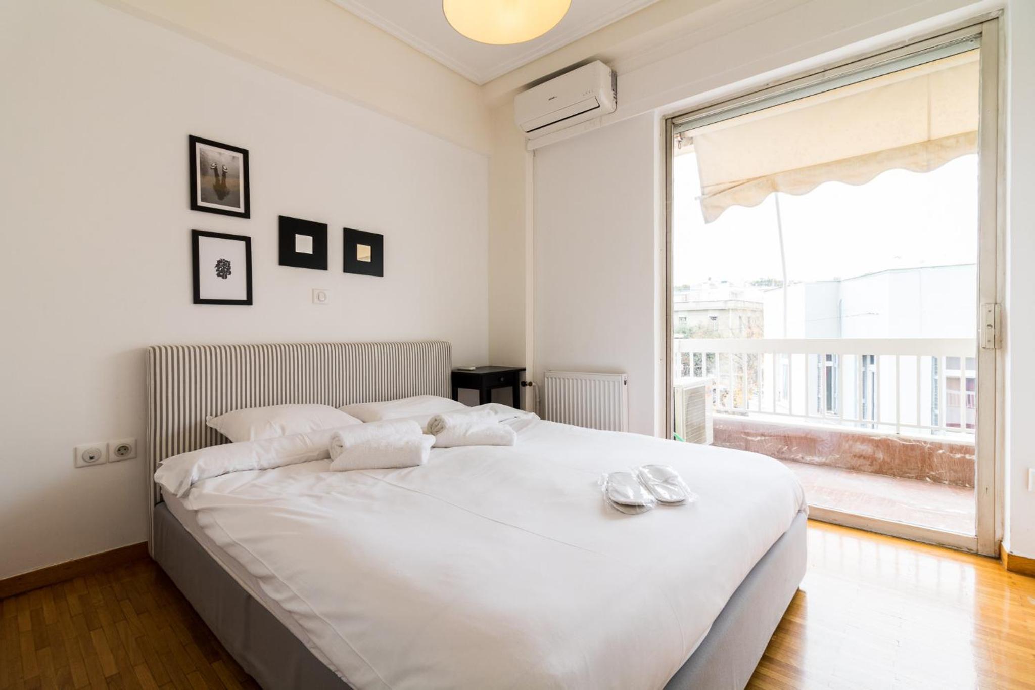 Deco Marble Apt with Acropolis view