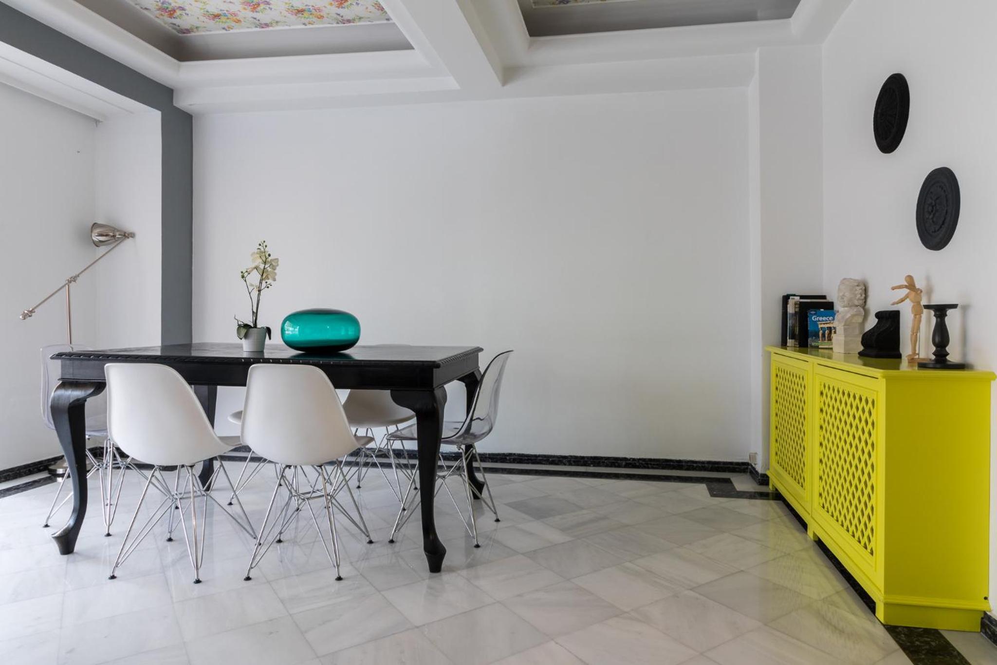 Deco Marble Apt with Acropolis view