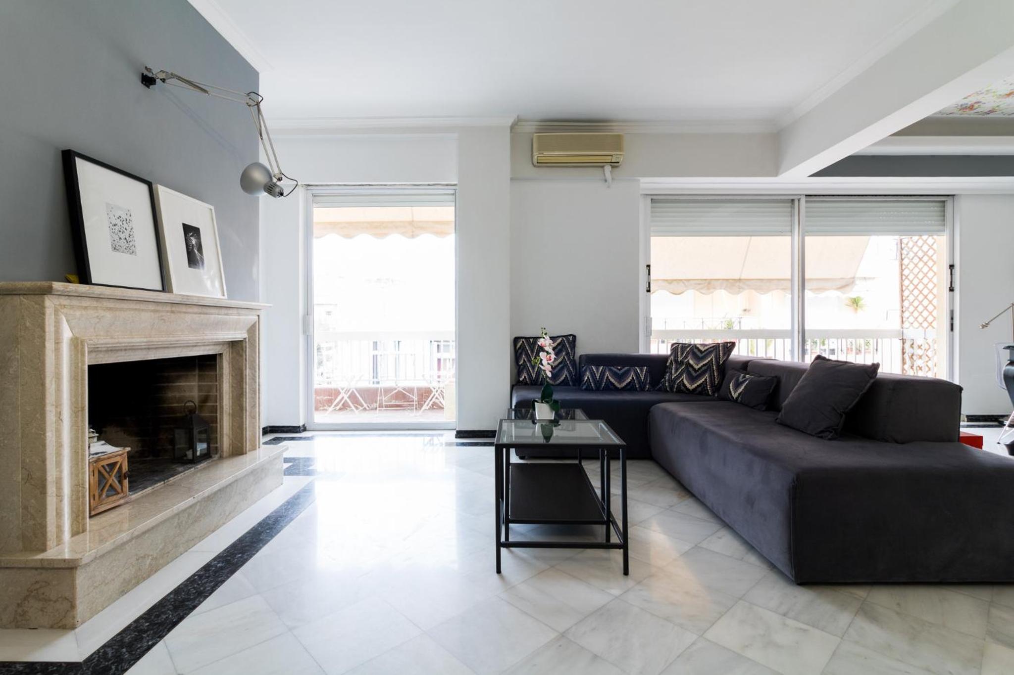 Deco Marble Apt with Acropolis view