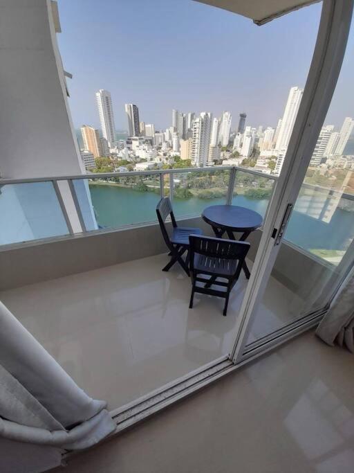 APARTAMENTO CON VISTA AL MAR CARIBE PISO 19 - Espectacular