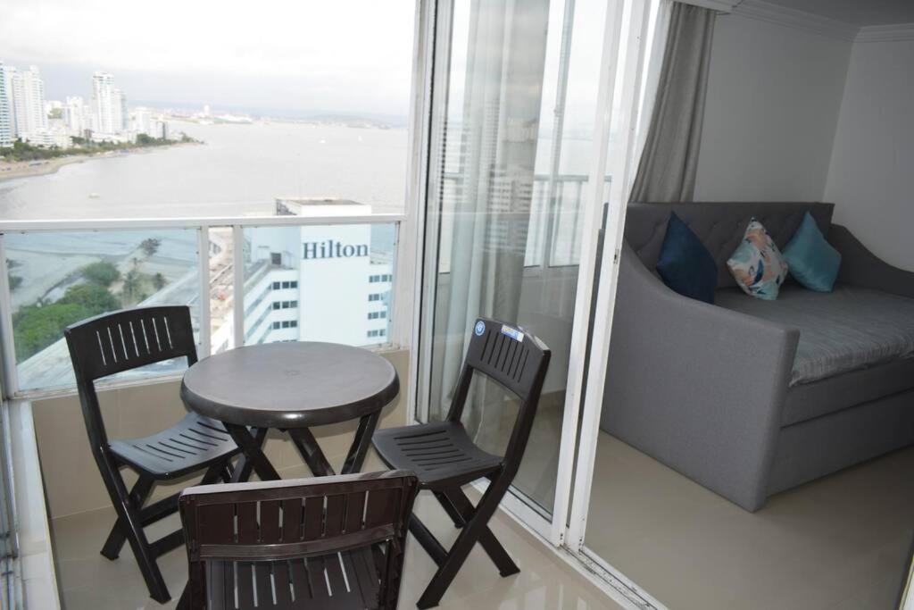 APARTAMENTO CON VISTA AL MAR CARIBE PISO 19 - Espectacular