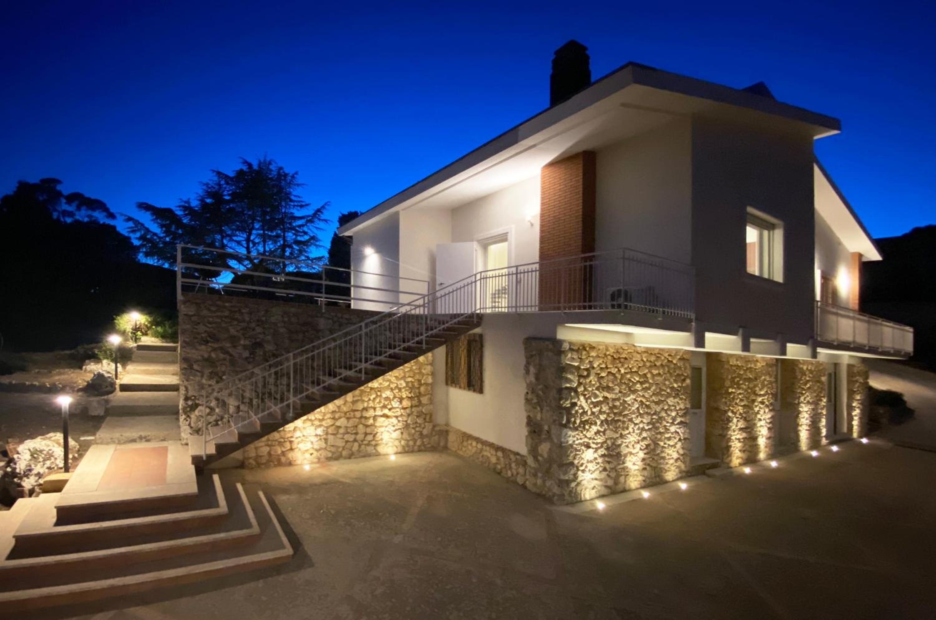 Villa Pica by PosarelliVillas
