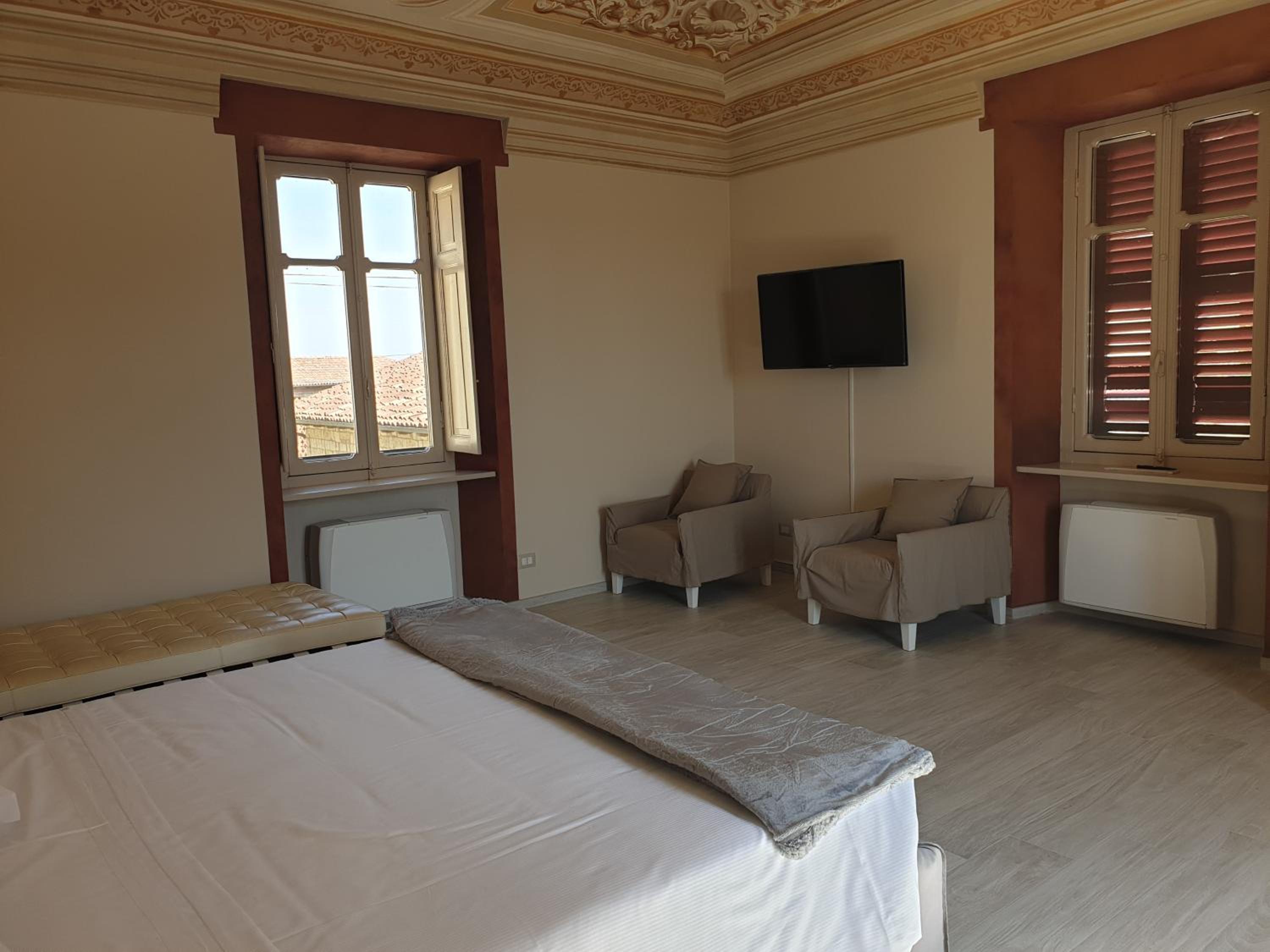 OLIVOLA APARTMENTS