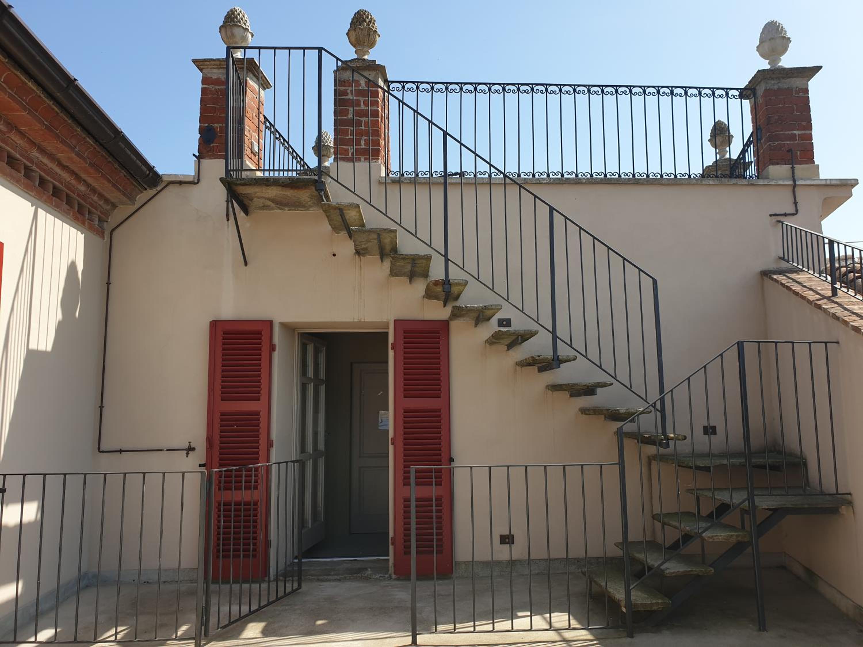 OLIVOLA APARTMENTS