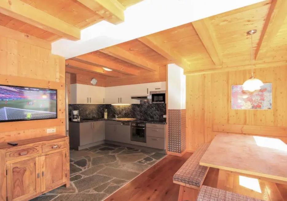 Alois & Elisabeth, Chalet