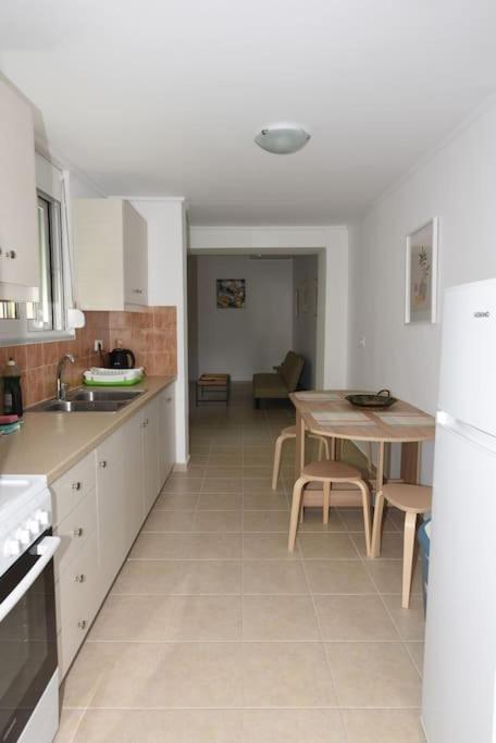 Ηermes Apartment - 3 en Nafplio — kitchen