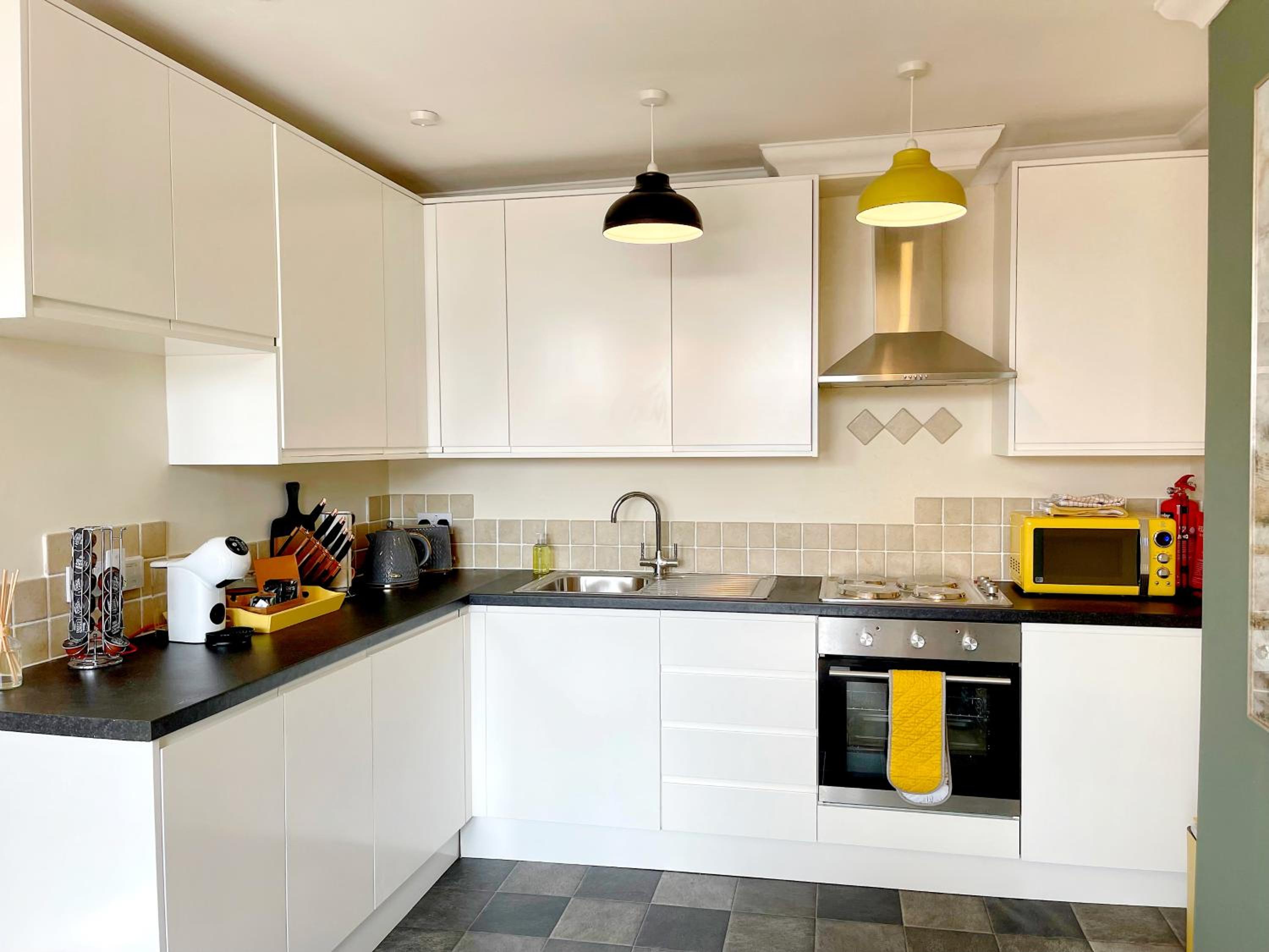 Beautiful chic apartment, lift, views & parking view 5