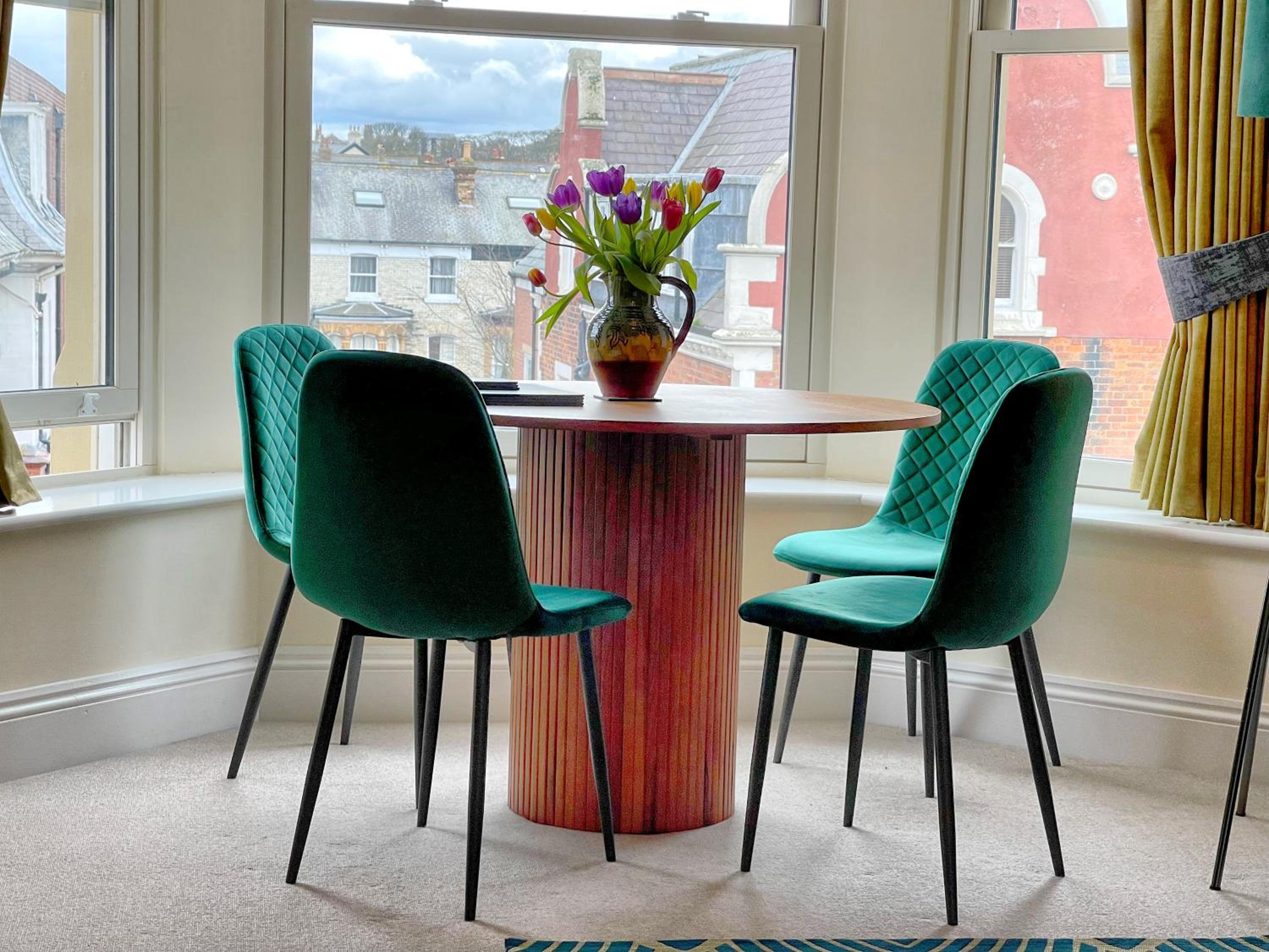 Beautiful chic apartment, lift, views & parking view 4