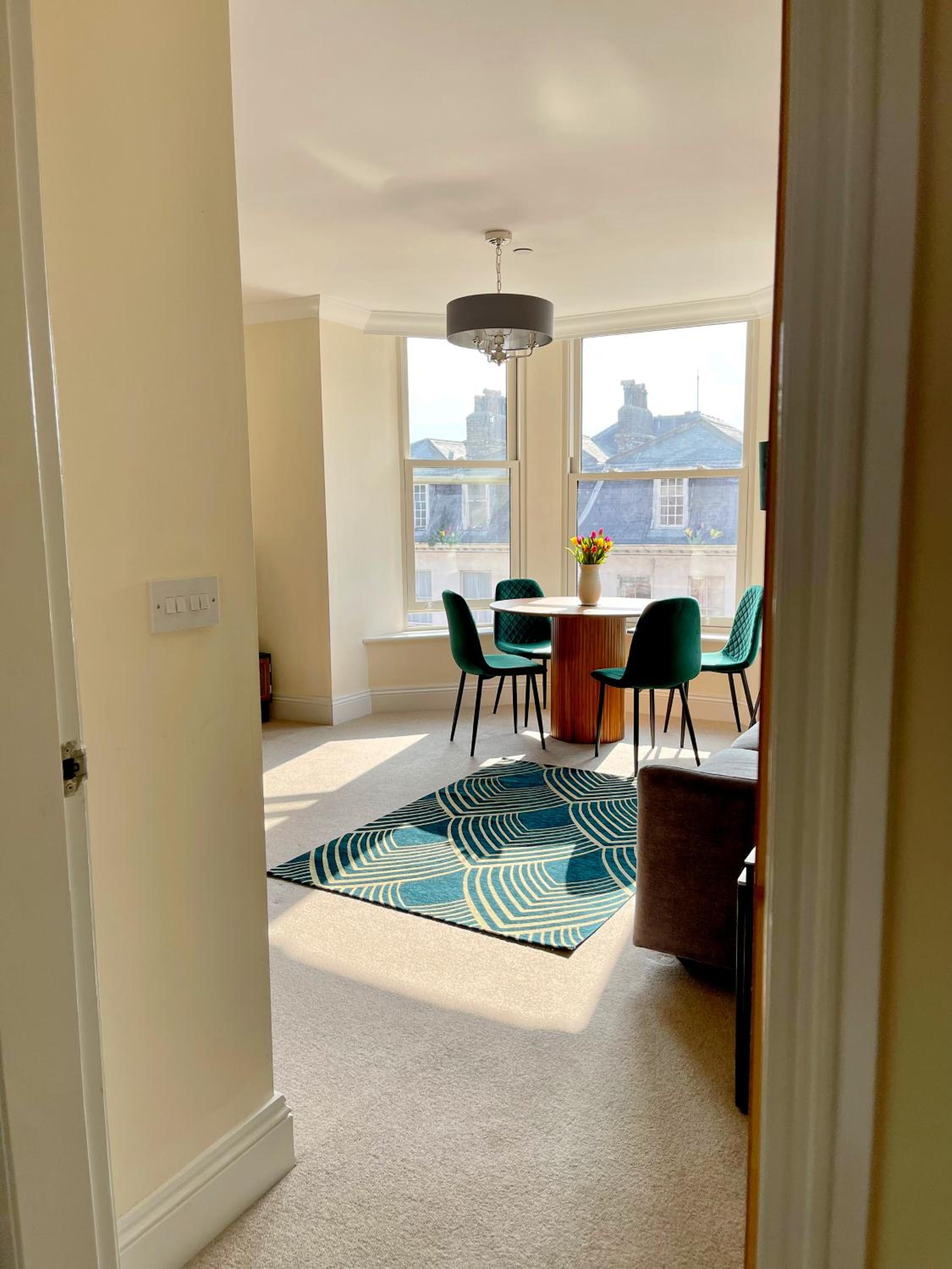 Beautiful chic apartment, lift, views & parking view 3