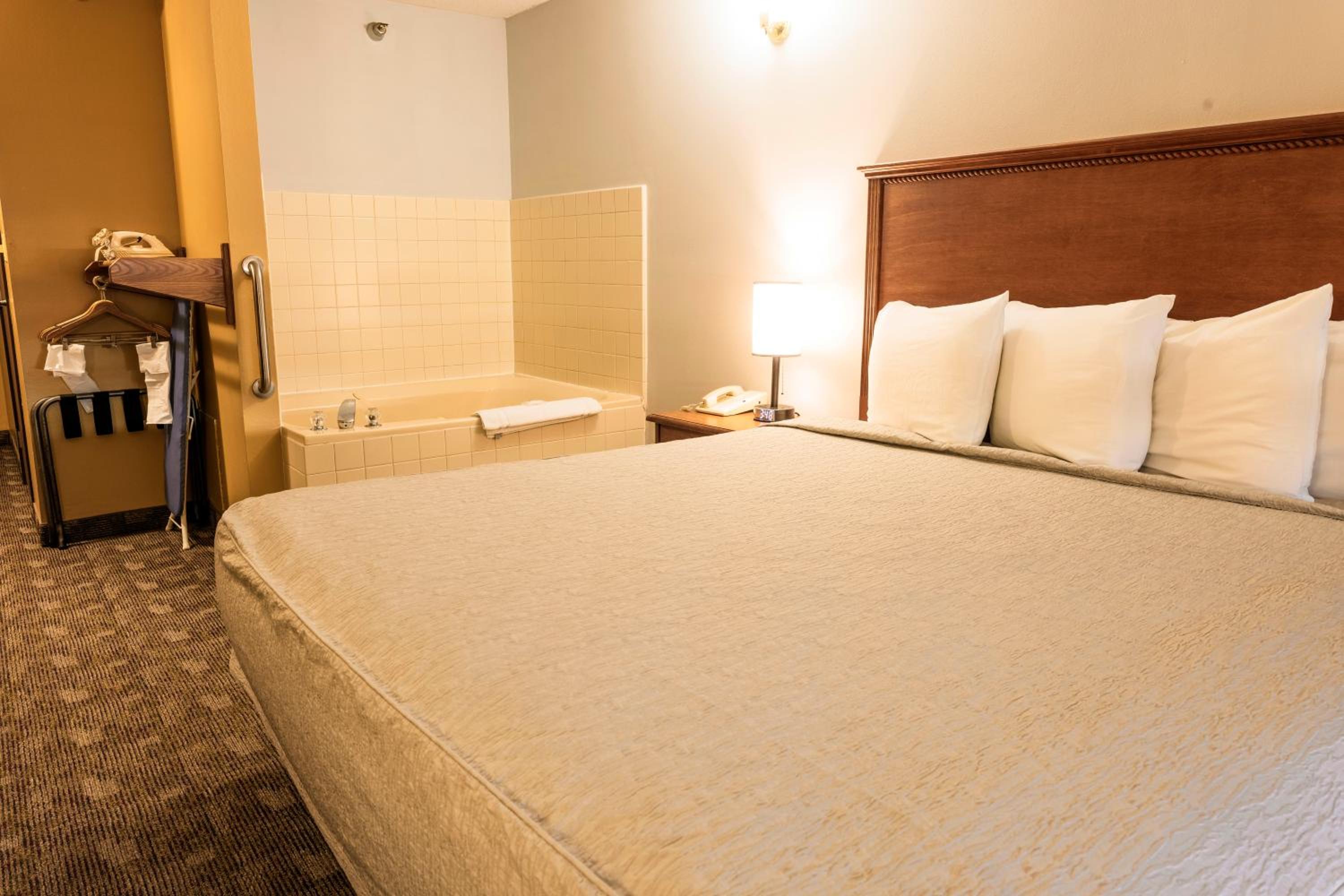 Pierre Vacations - Governors Inn a Travelodge by Wyndham - Property Image 71