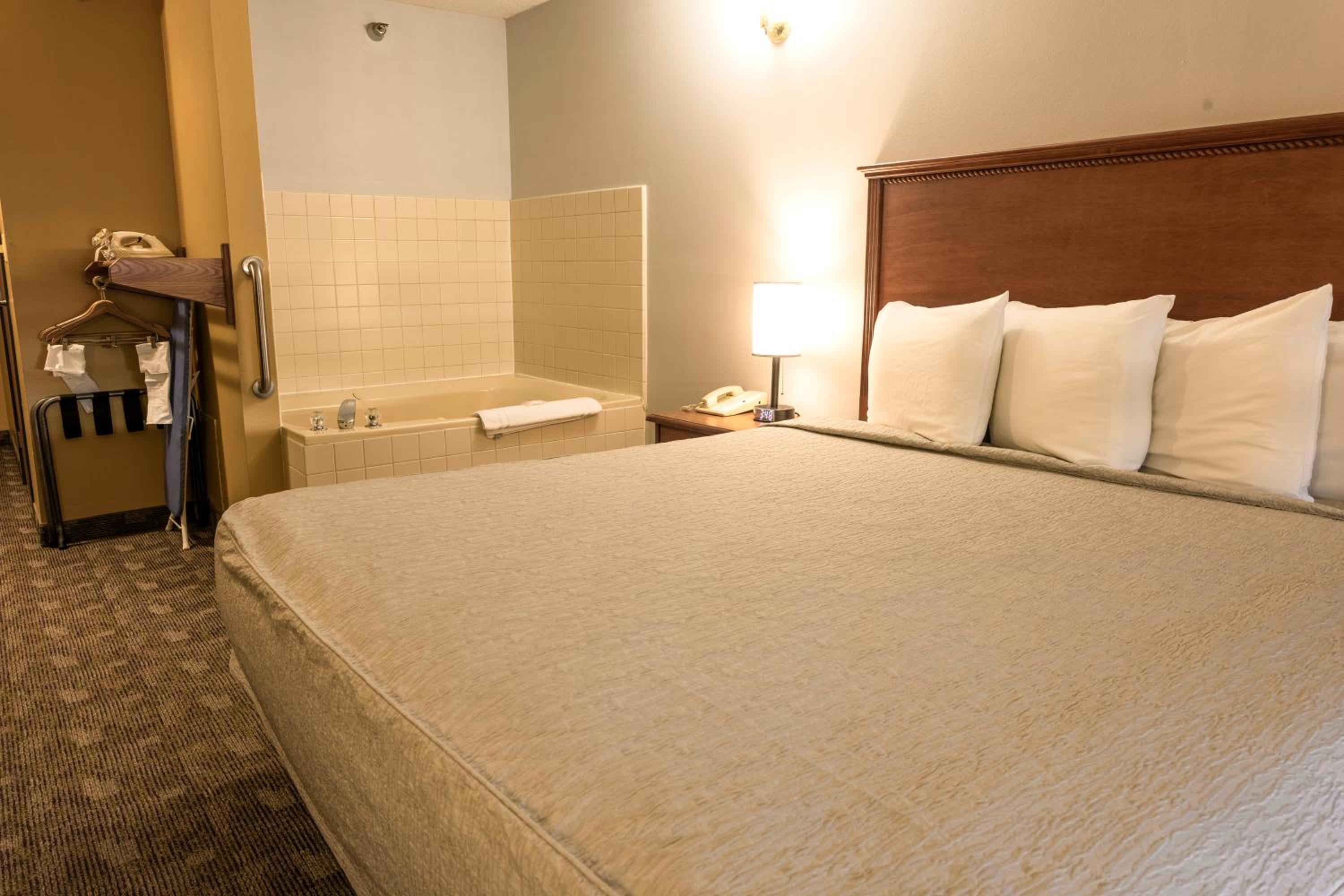 Pierre Vacations - Governors Inn a Travelodge by Wyndham - Property Image 73