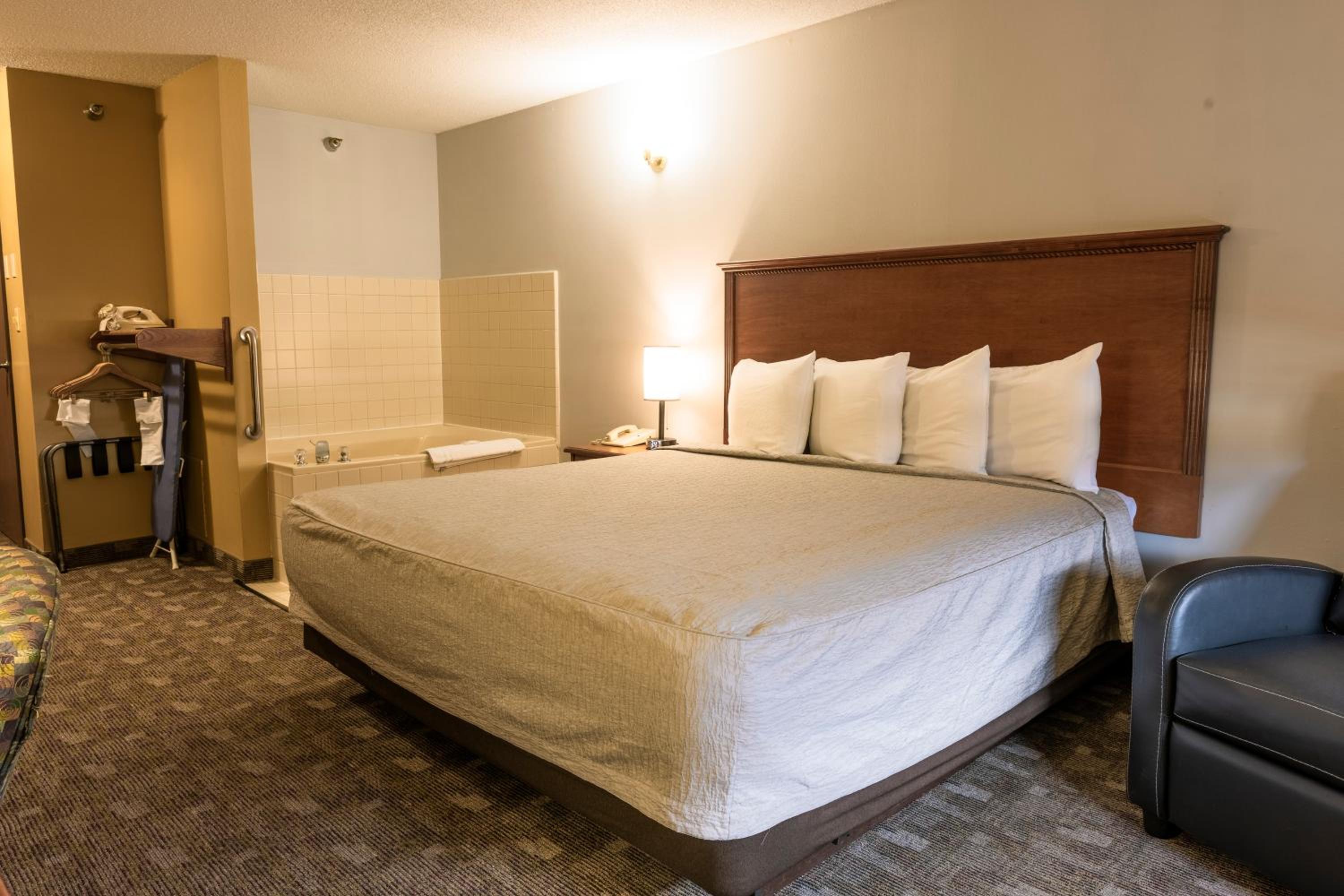 Pierre Vacations - Governors Inn a Travelodge by Wyndham - Property Image 9