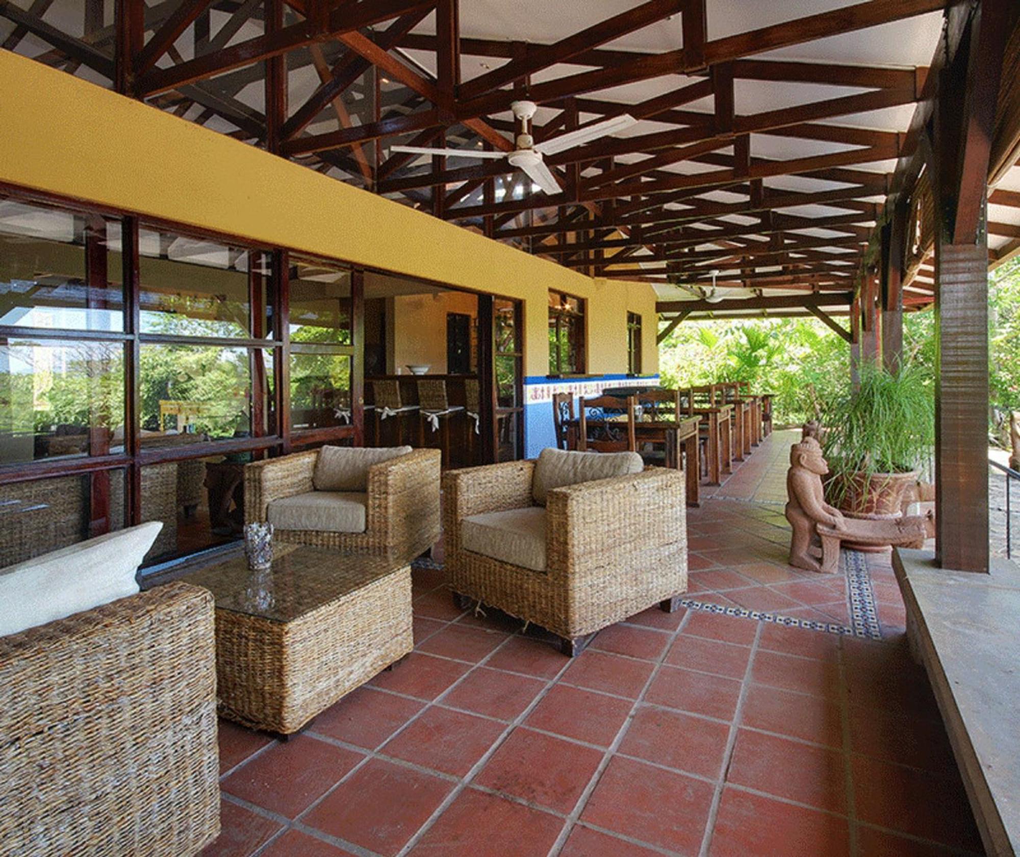Unique 5 Architectural Homes, Pool & Wi-Fi