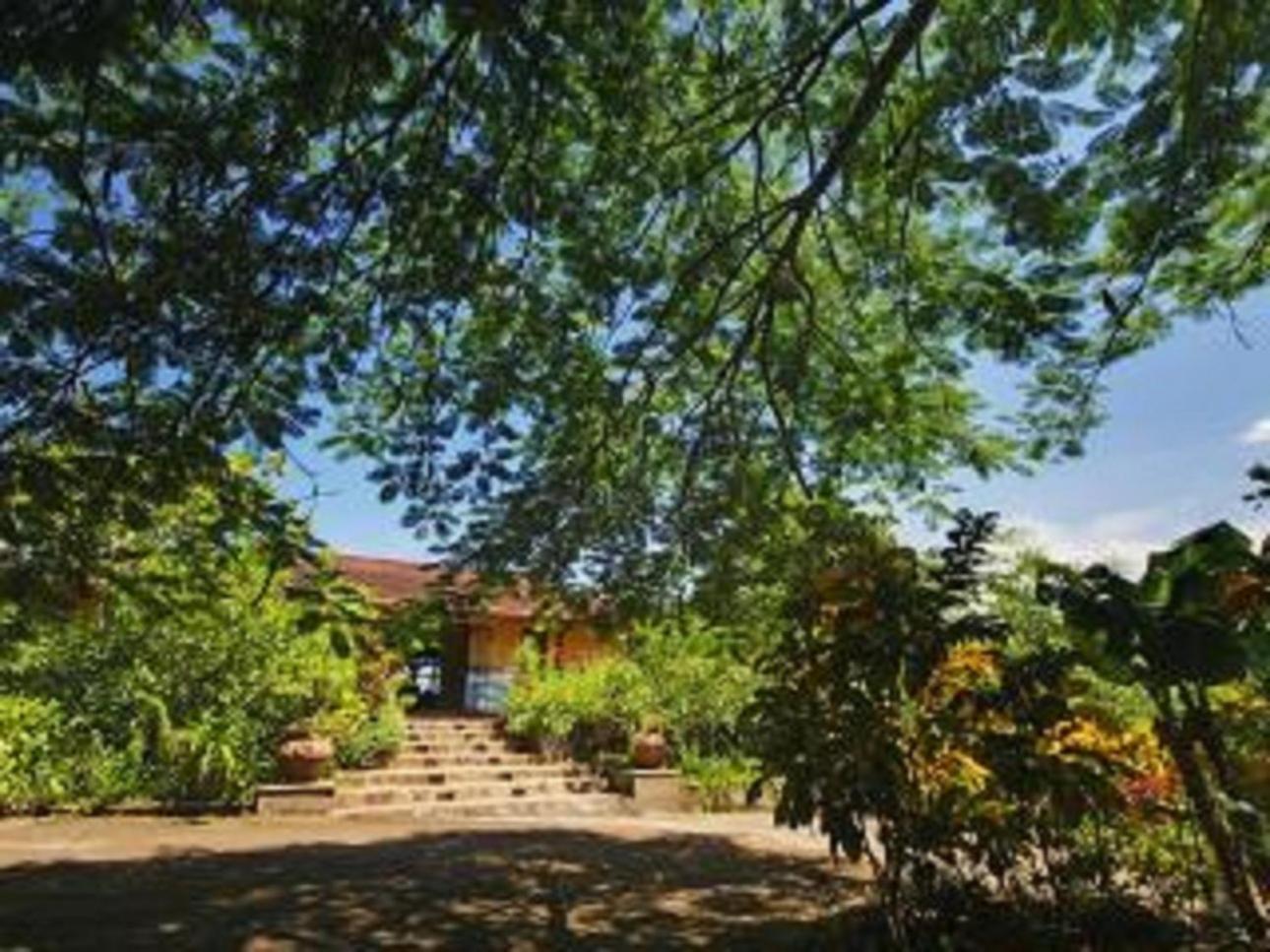 Unique 5 Architectural Homes, Pool & Wi-Fi