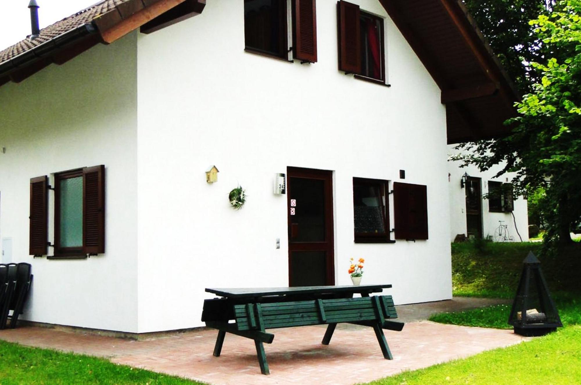 Seepark Kirchheim Ferienhaus bei Viola mit Sauna