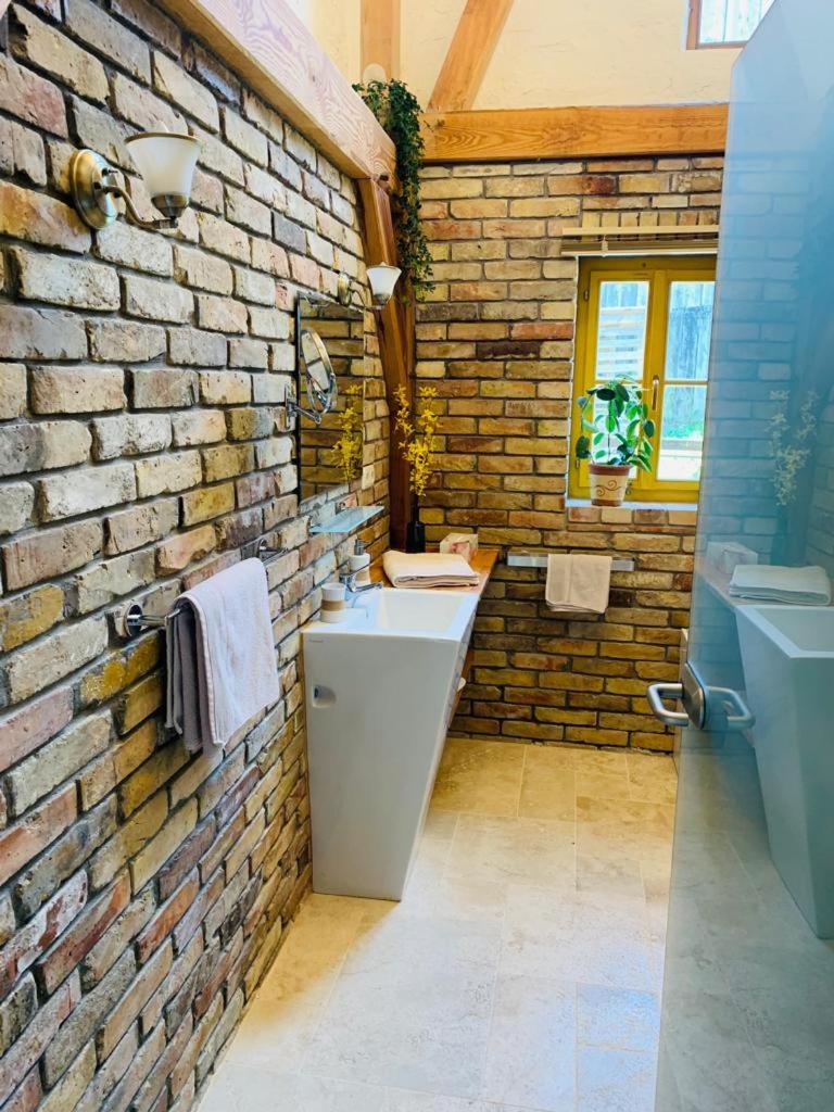 Sonnenhügel en Neu Karin — bathroom