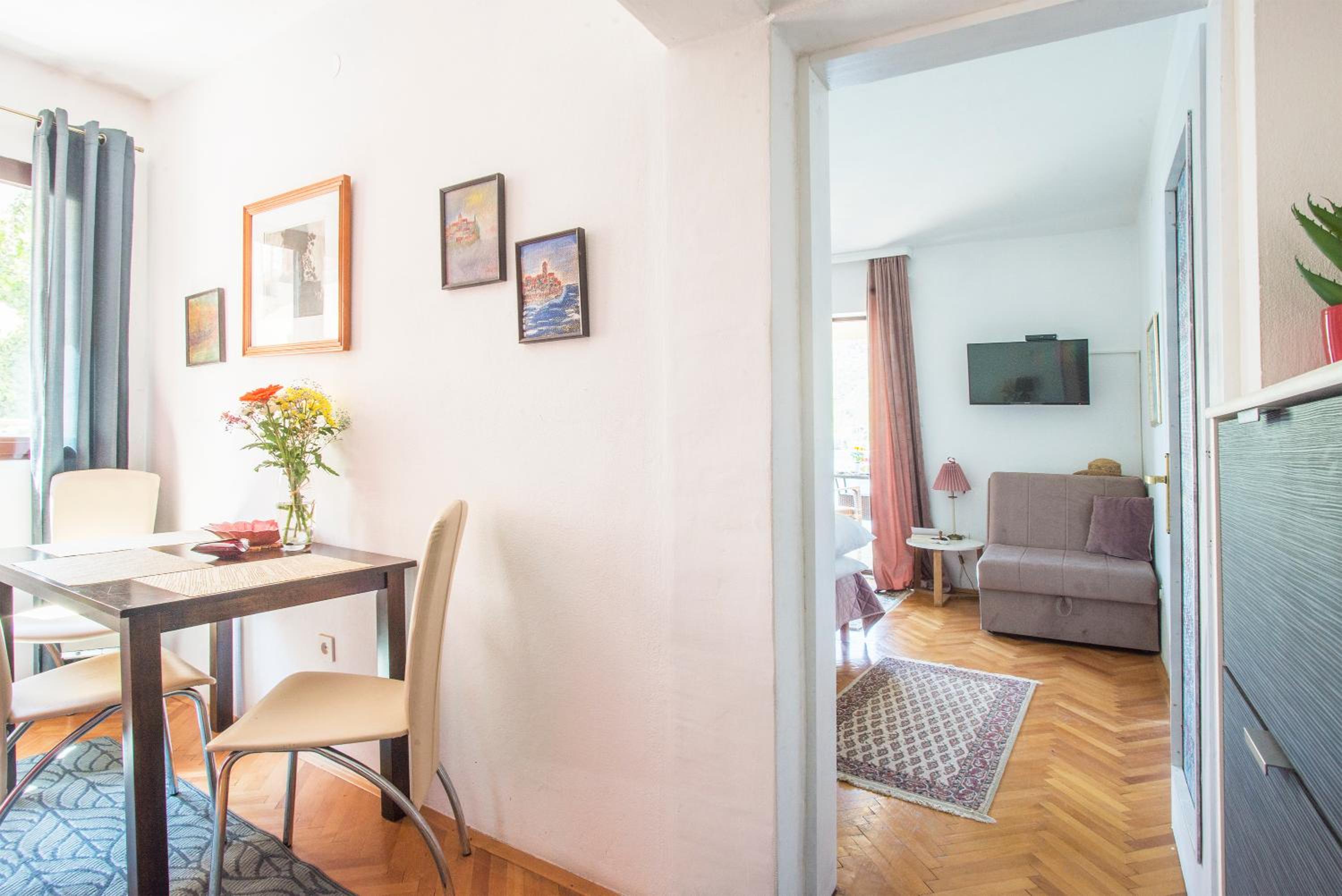 Apartments MaXhit