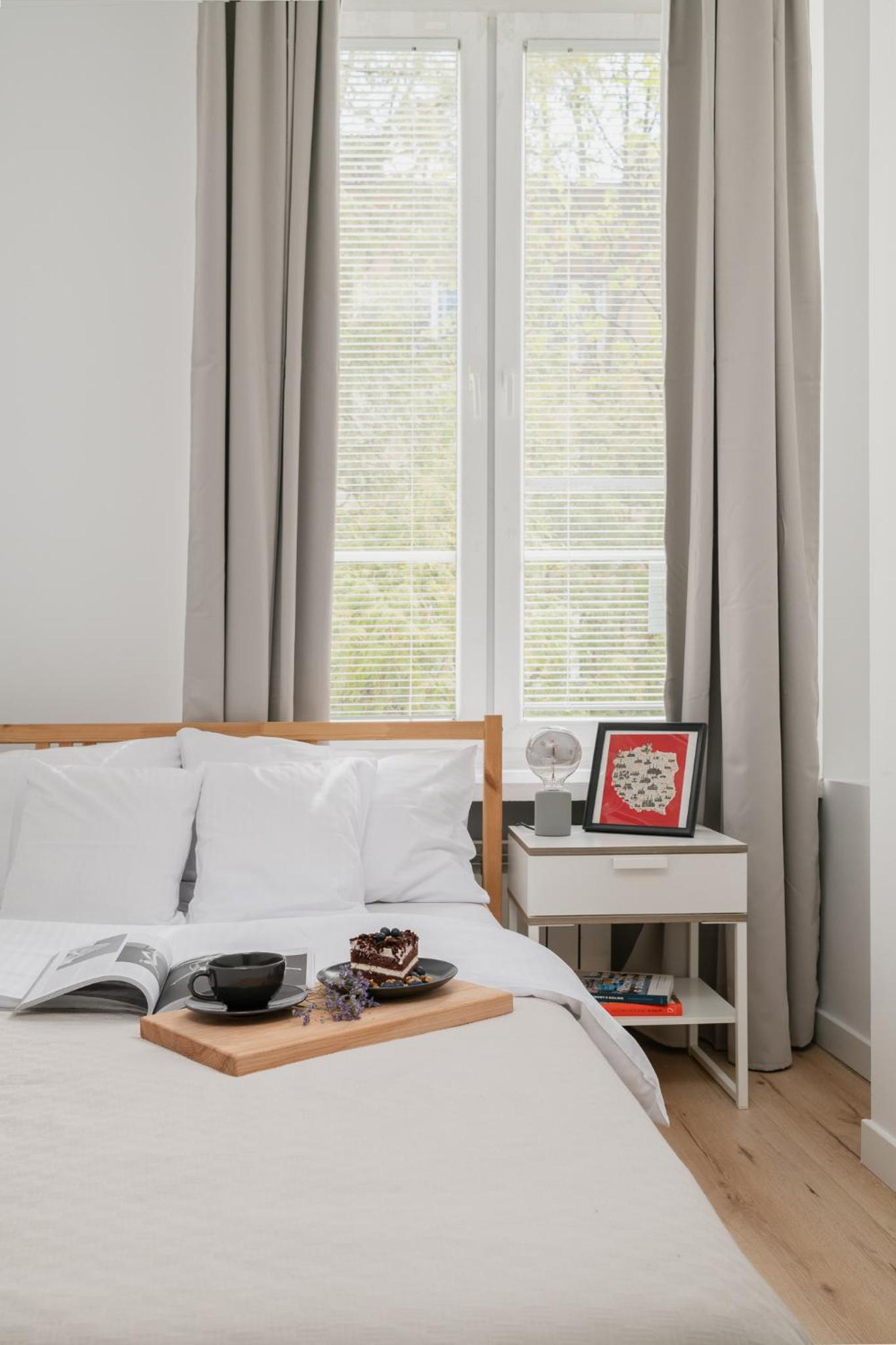 oompH Warsaw Nowy Swiat Apartment view 2