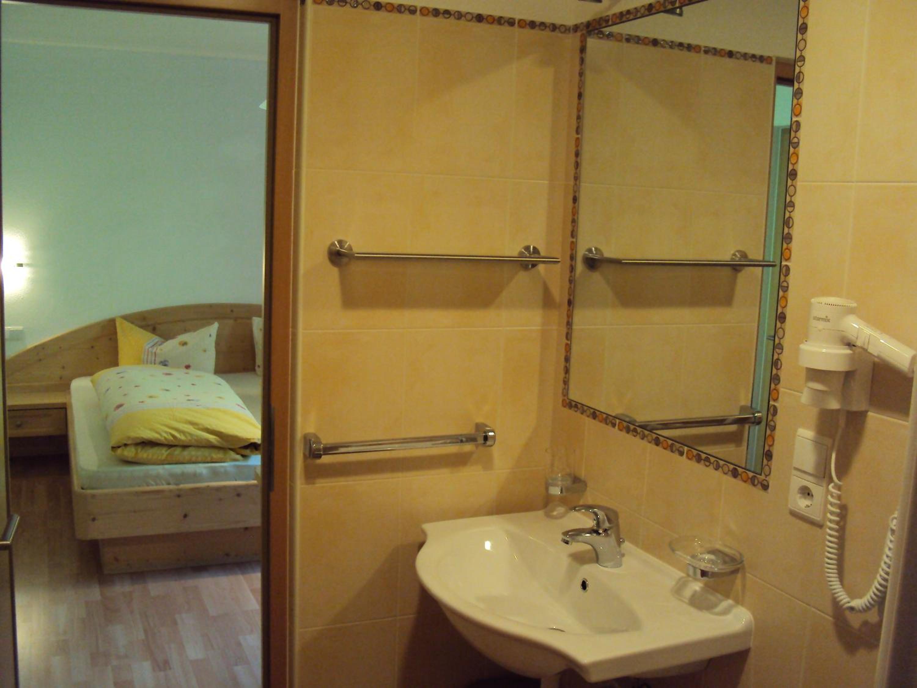 Photo 28