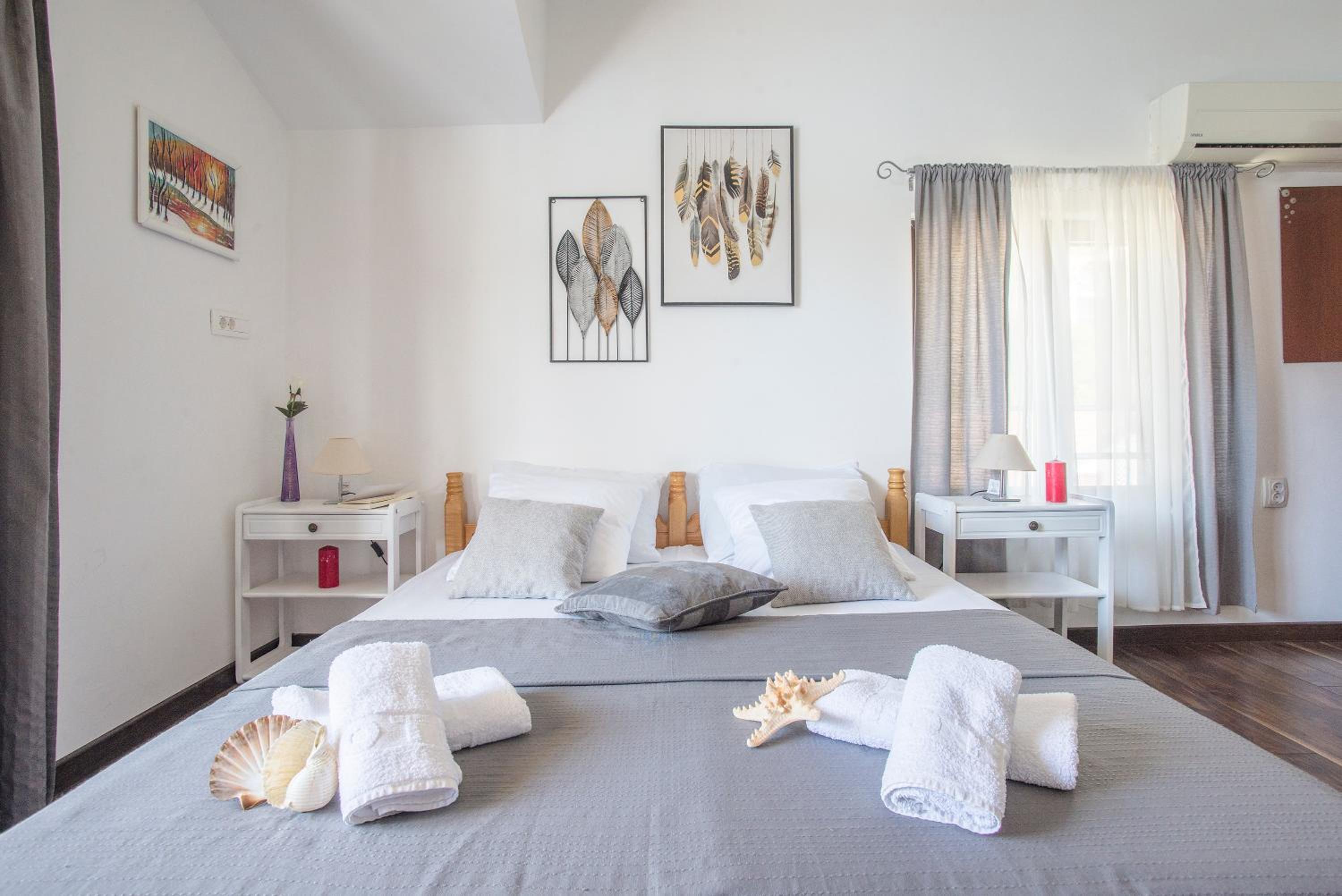 Apartments MaXhit