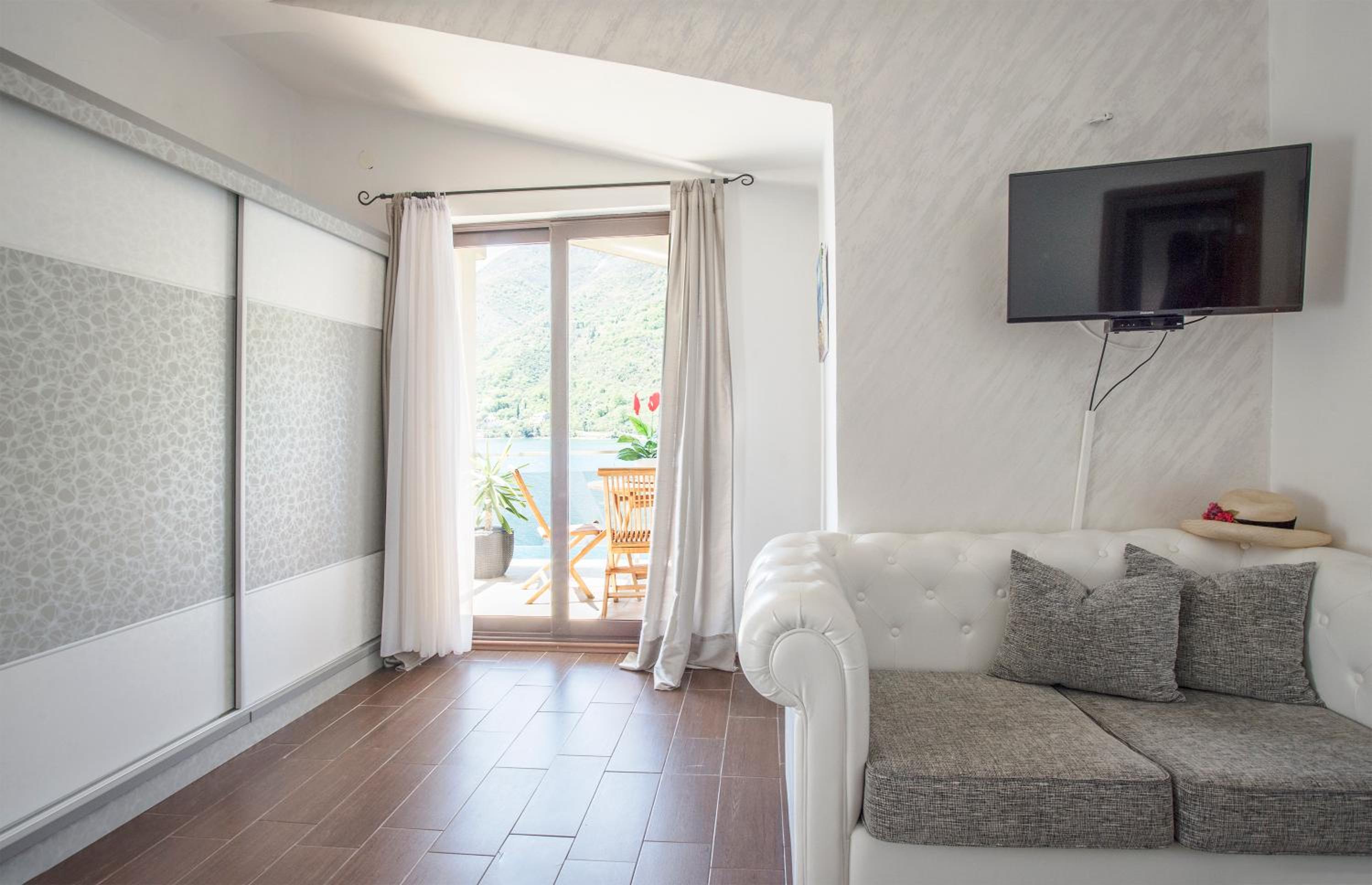 Apartments MaXhit