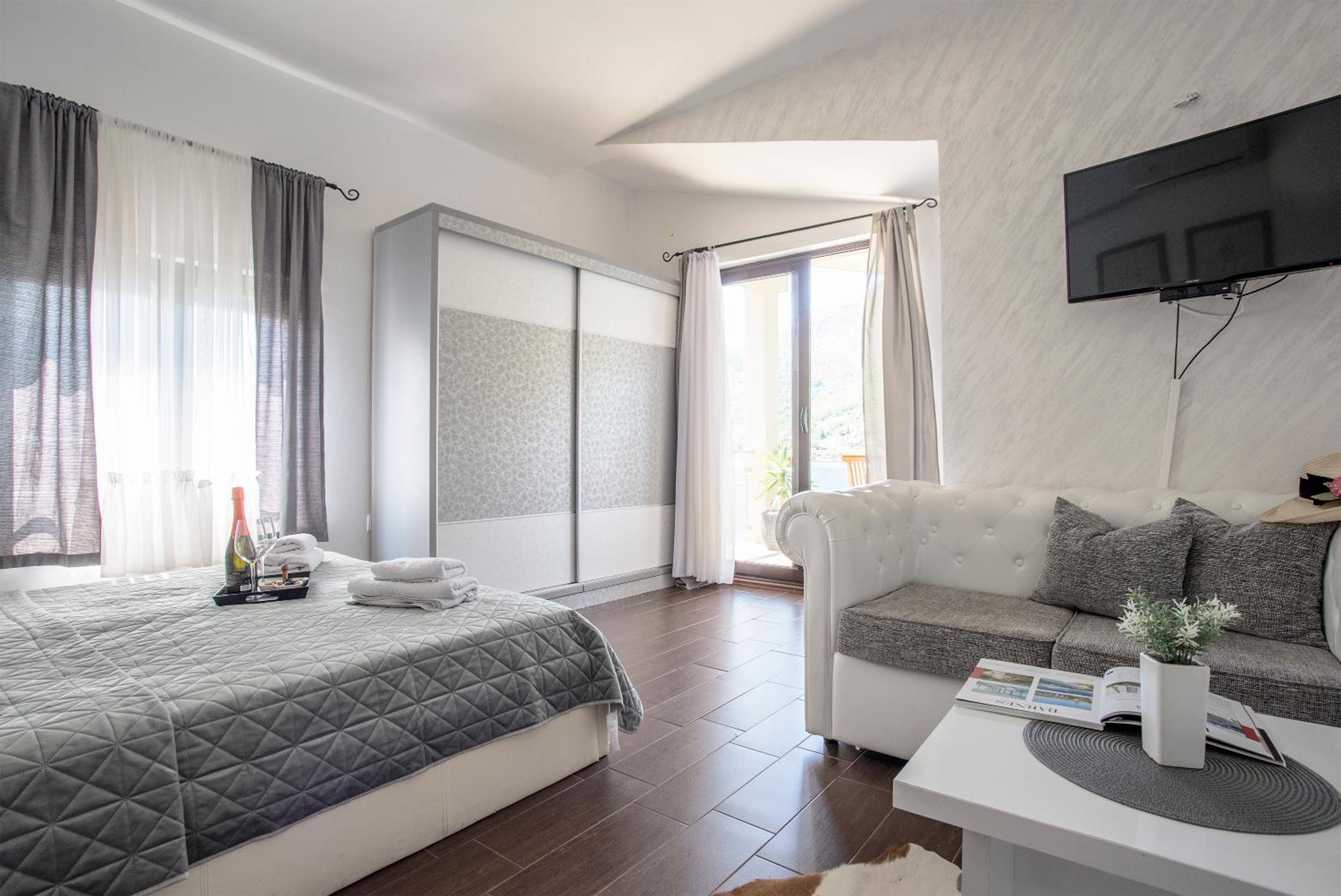 Apartments MaXhit