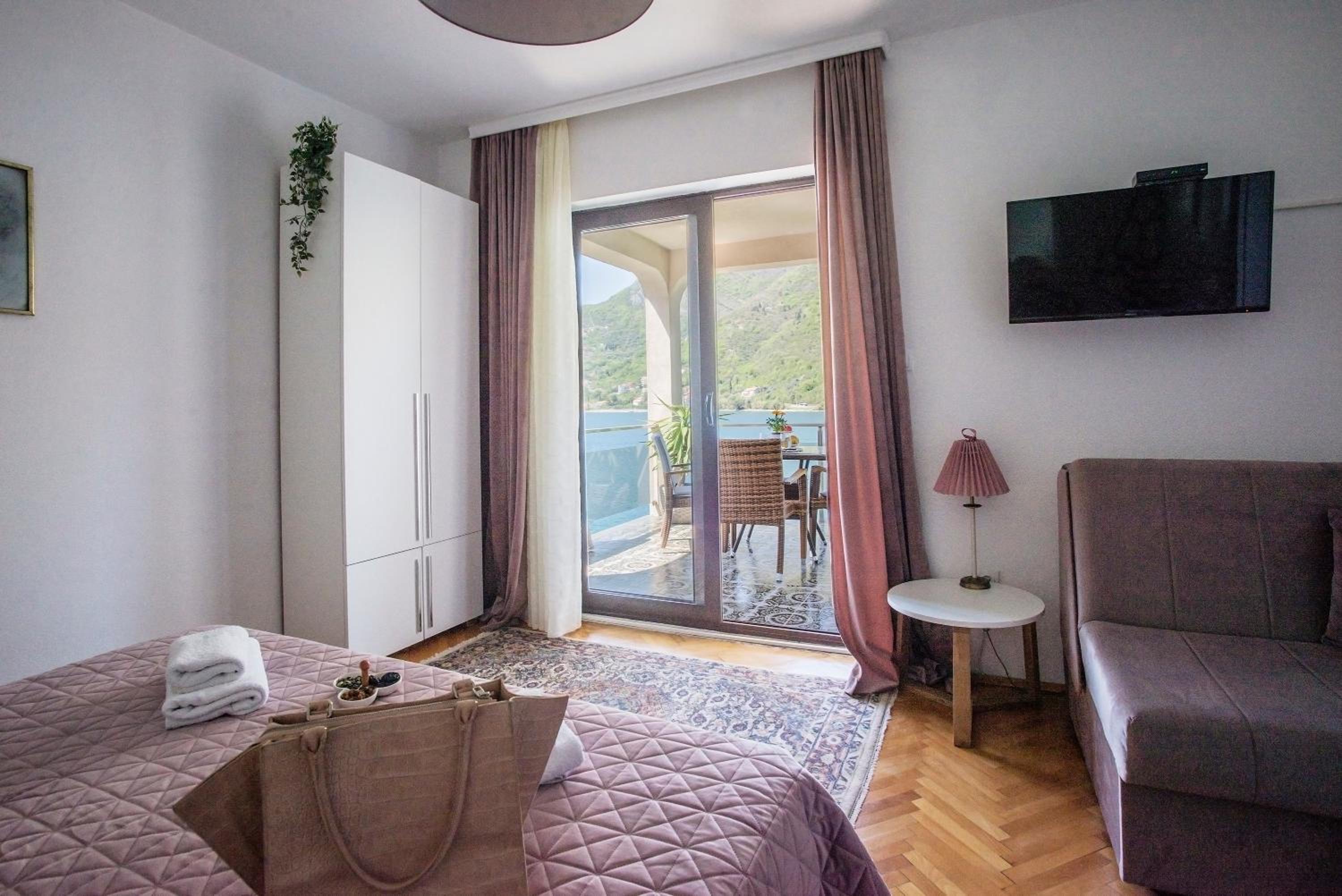 Apartments MaXhit