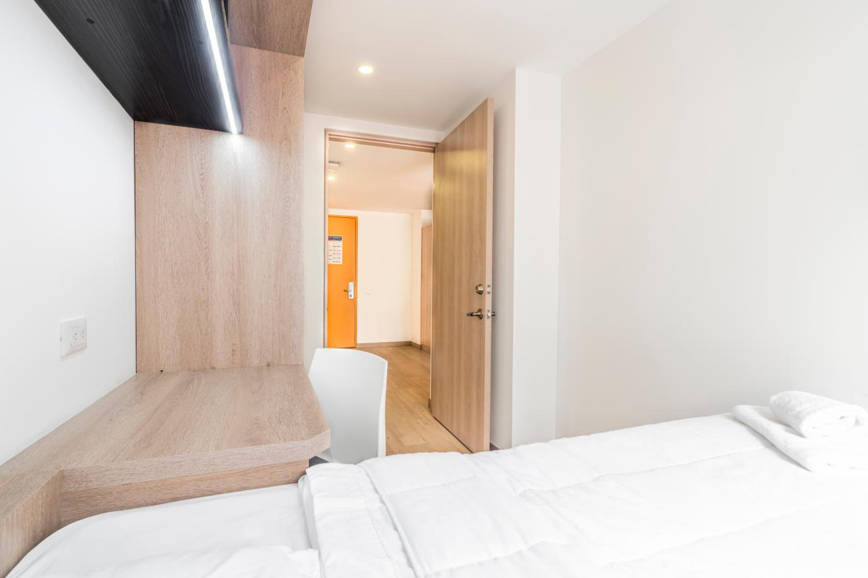 CentralX 18 en Bogotá — hotel room