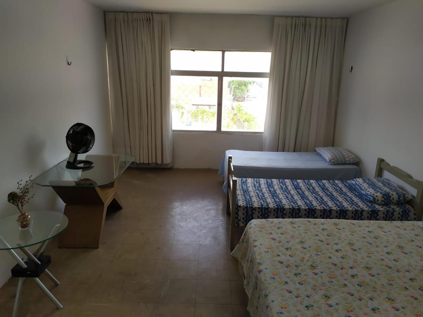 Espaçoso Apartamento na Praia do Futuro c/ 3 Qts.