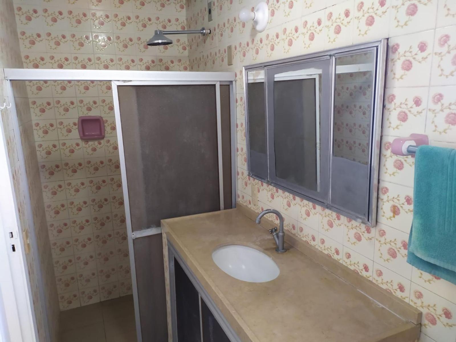 Espaçoso Apartamento na Praia do Futuro c/ 3 Qts.