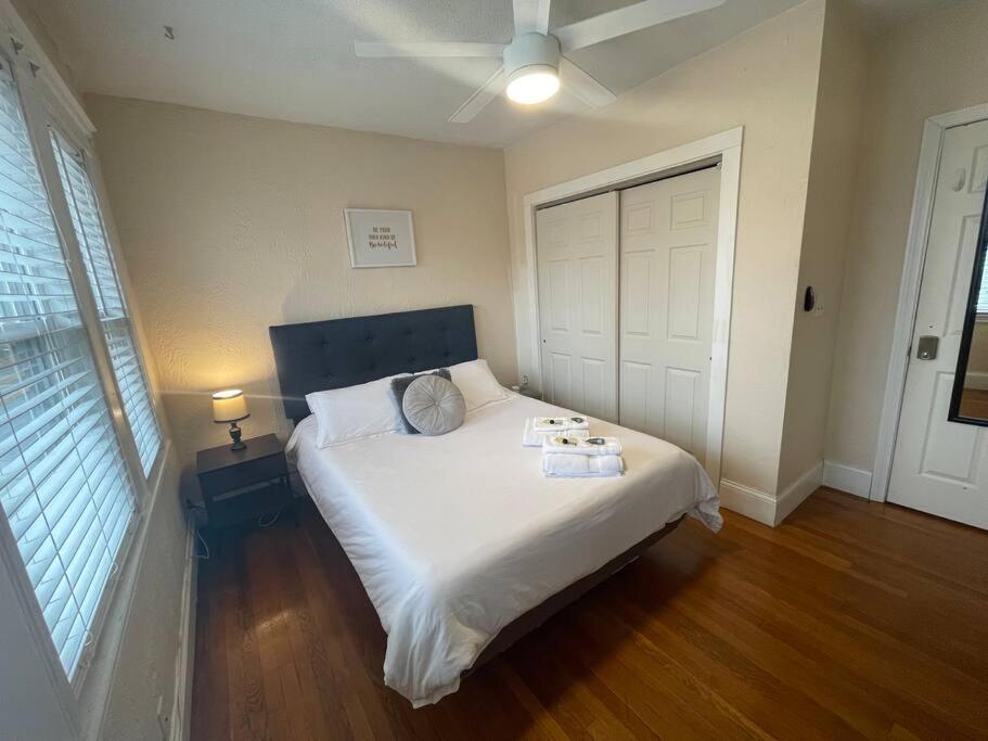 Boston Vacations - Cozy Large House close to TUFTS/Harvard/MIT 4BR - Property Image 3