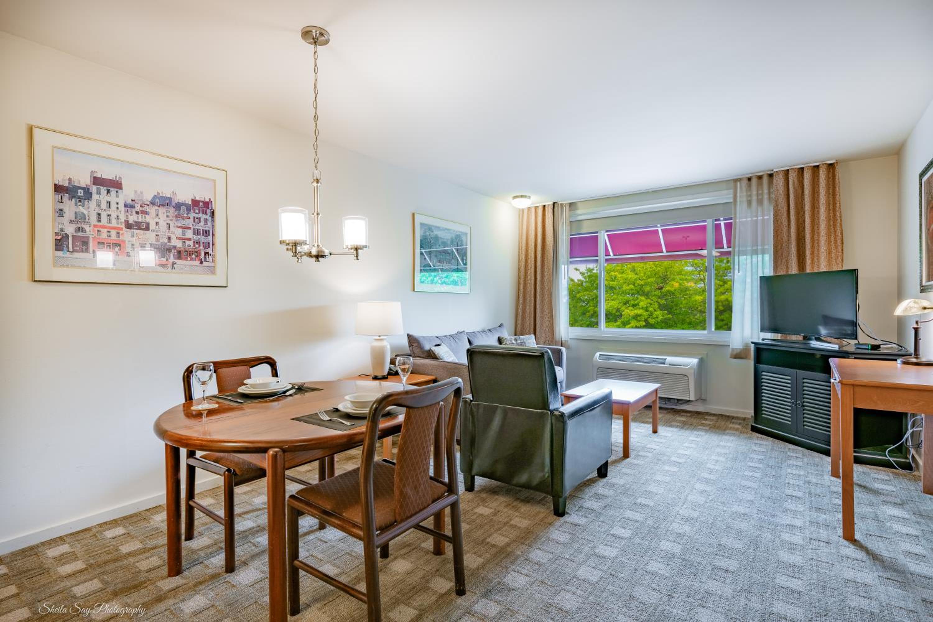 Seattle Vacations - La Residence Suite Hotel - Property Image 5
