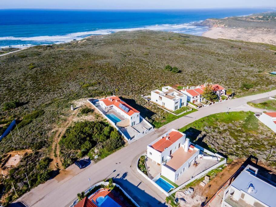 Beachside Villa 5 Bdr 6 Baths Sleeps 9plus ppl view 4