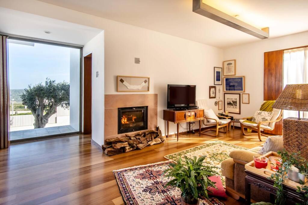 Beachside Villa 5 Bdr 6 Baths Sleeps 9plus ppl view 2